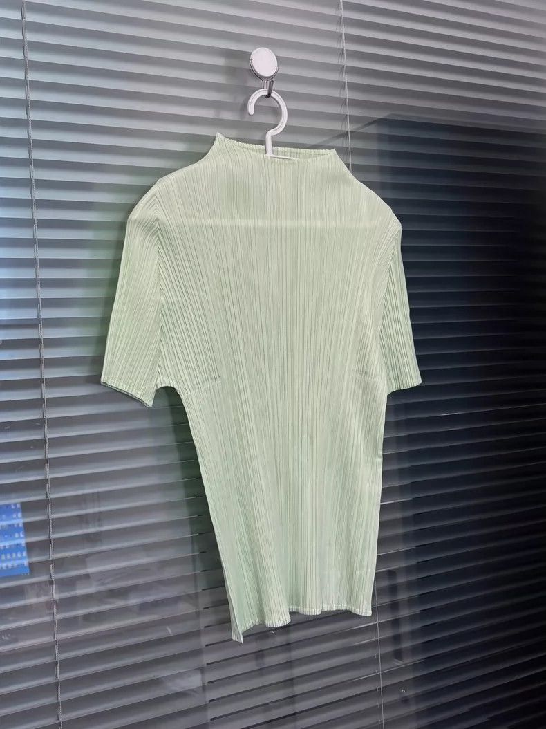 Issey Miyake issey miyake Light green short-sleeved T-shirt Size M / US 6-8 / IT 42-44 - 1 Thumbnail