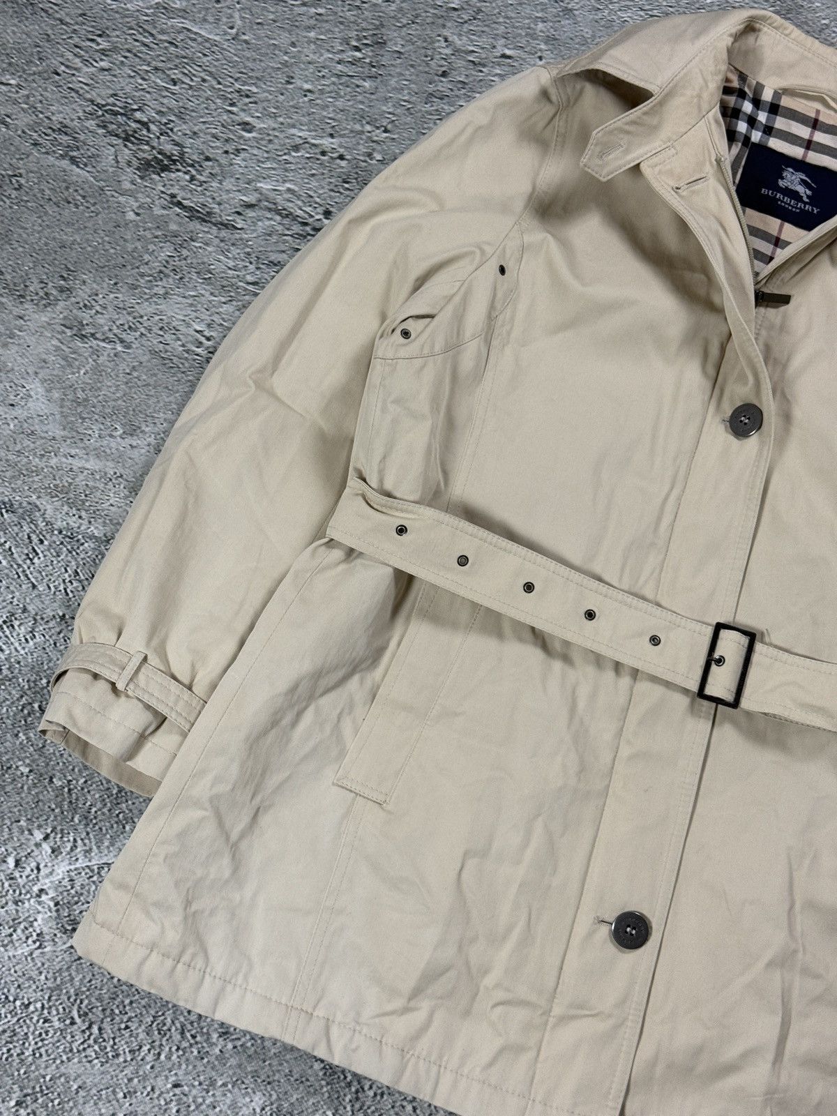 Burberry Burberrys trench coat beige wool lining vintage nova check Size US M / EU 48-50 / 2 - 2 Thumbnail
