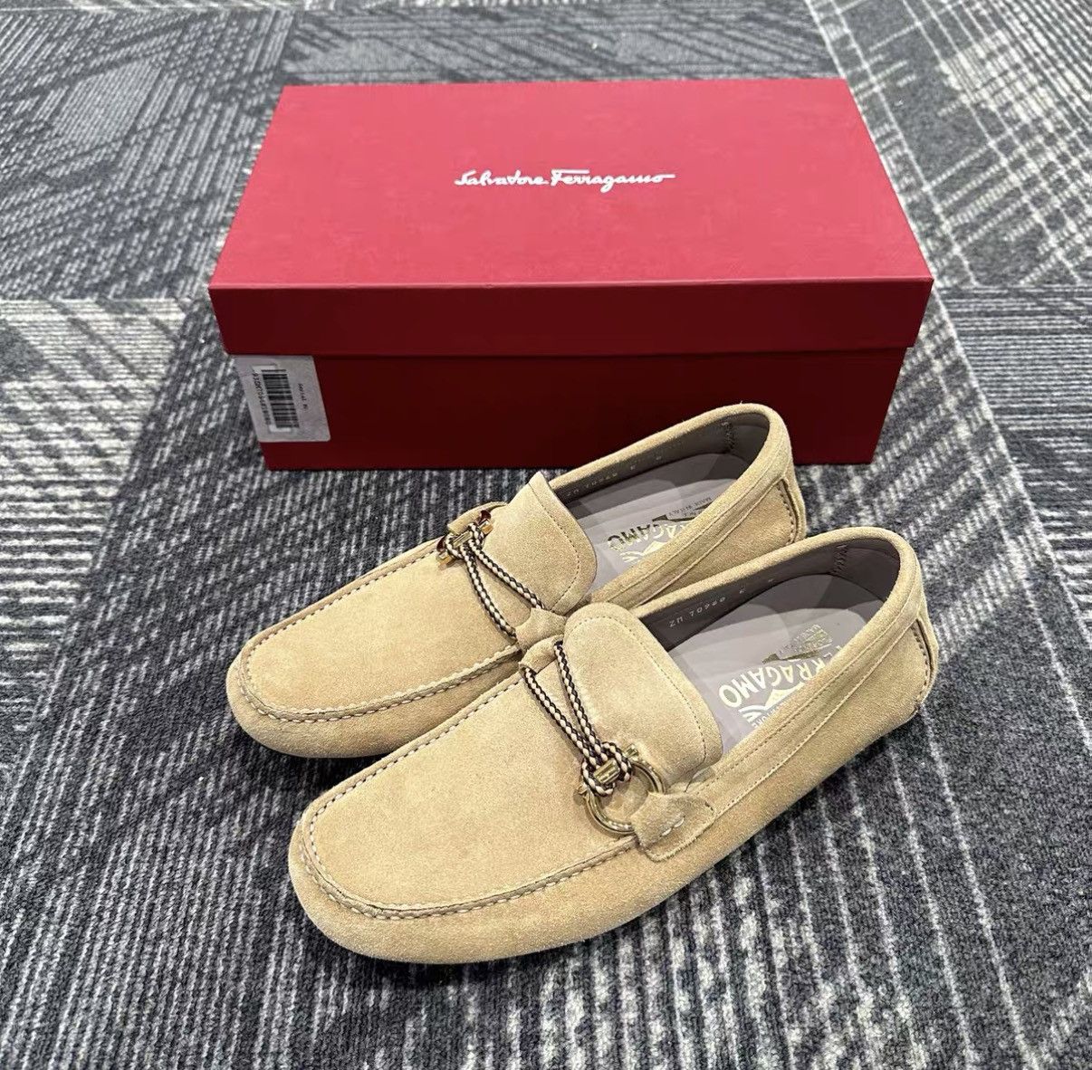 Salvatore Ferragamo Salvatore Ferragamo Suede Casual Shoes J42 Size US 8.5 / EU 41-42 - 1 Thumbnail