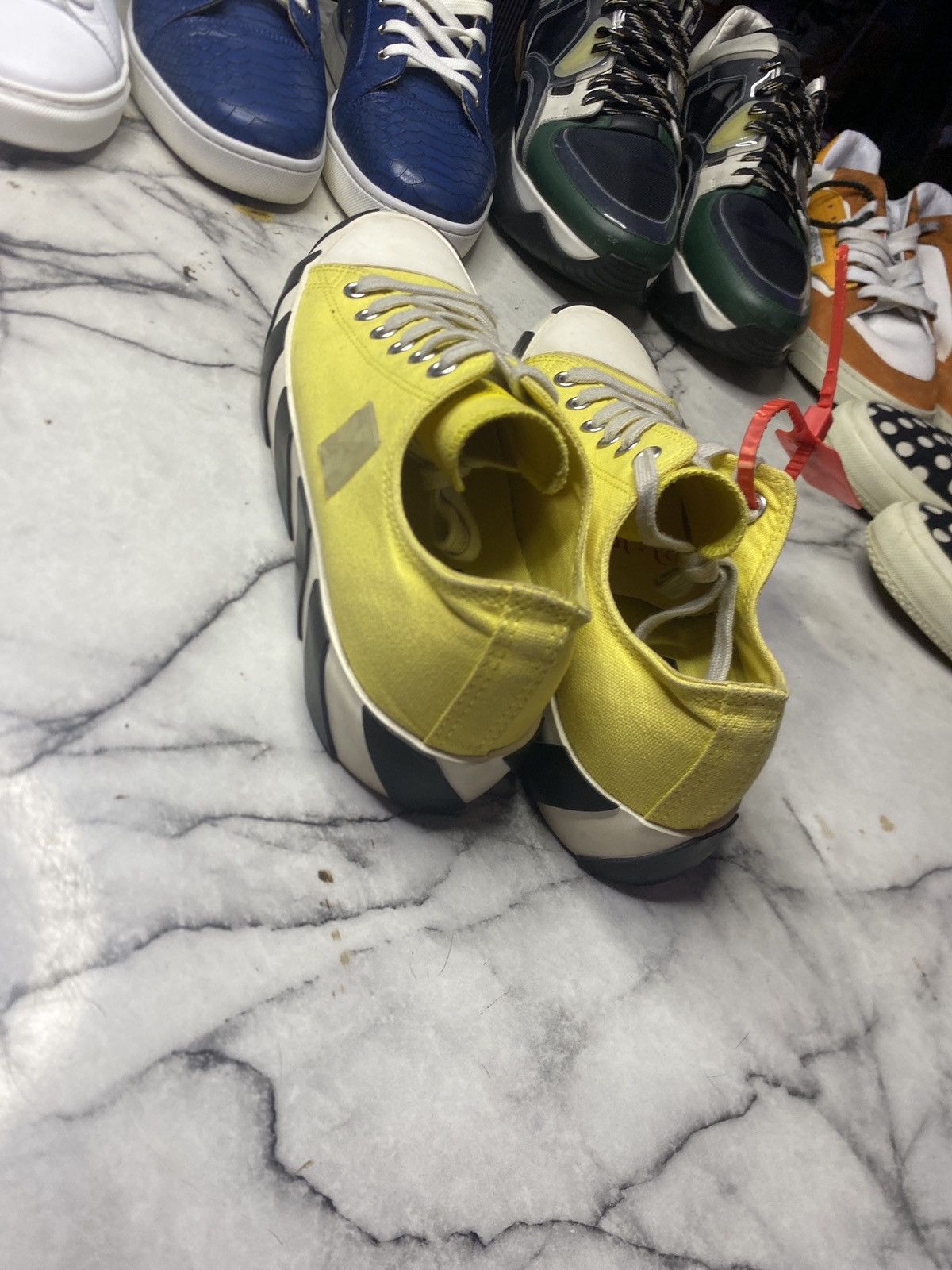 Off-White Off white yellow low top sneaker Size US 10.5 / EU 43-44 - 4 Thumbnail