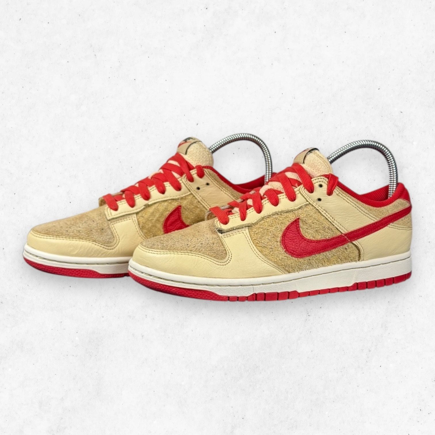 Nike Nike Dunk Low SE Strawberry Waffle Size 8 HJ9100-294 Size US 8 / EU 41 - 3 Thumbnail