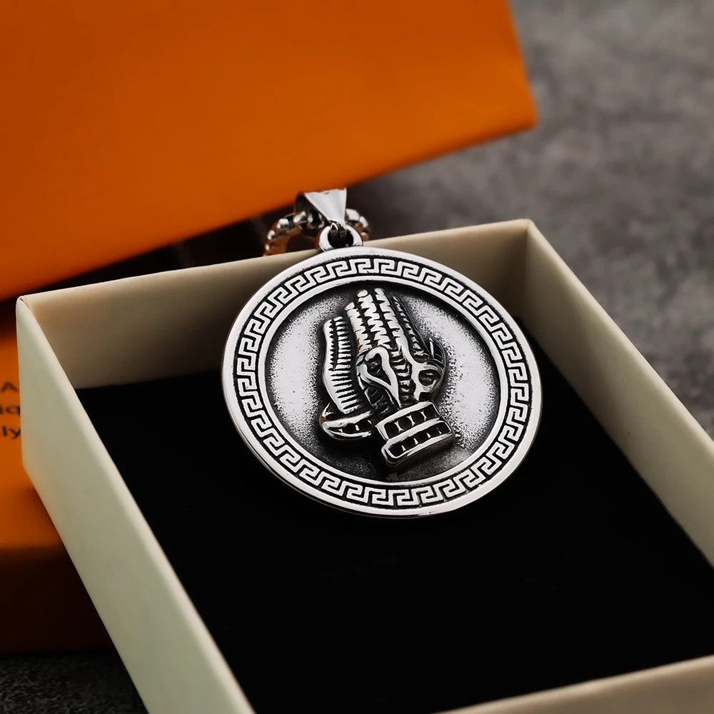 Jewelry Viking Saint Hand Round Necklace Size ONE SIZE - 4 Thumbnail