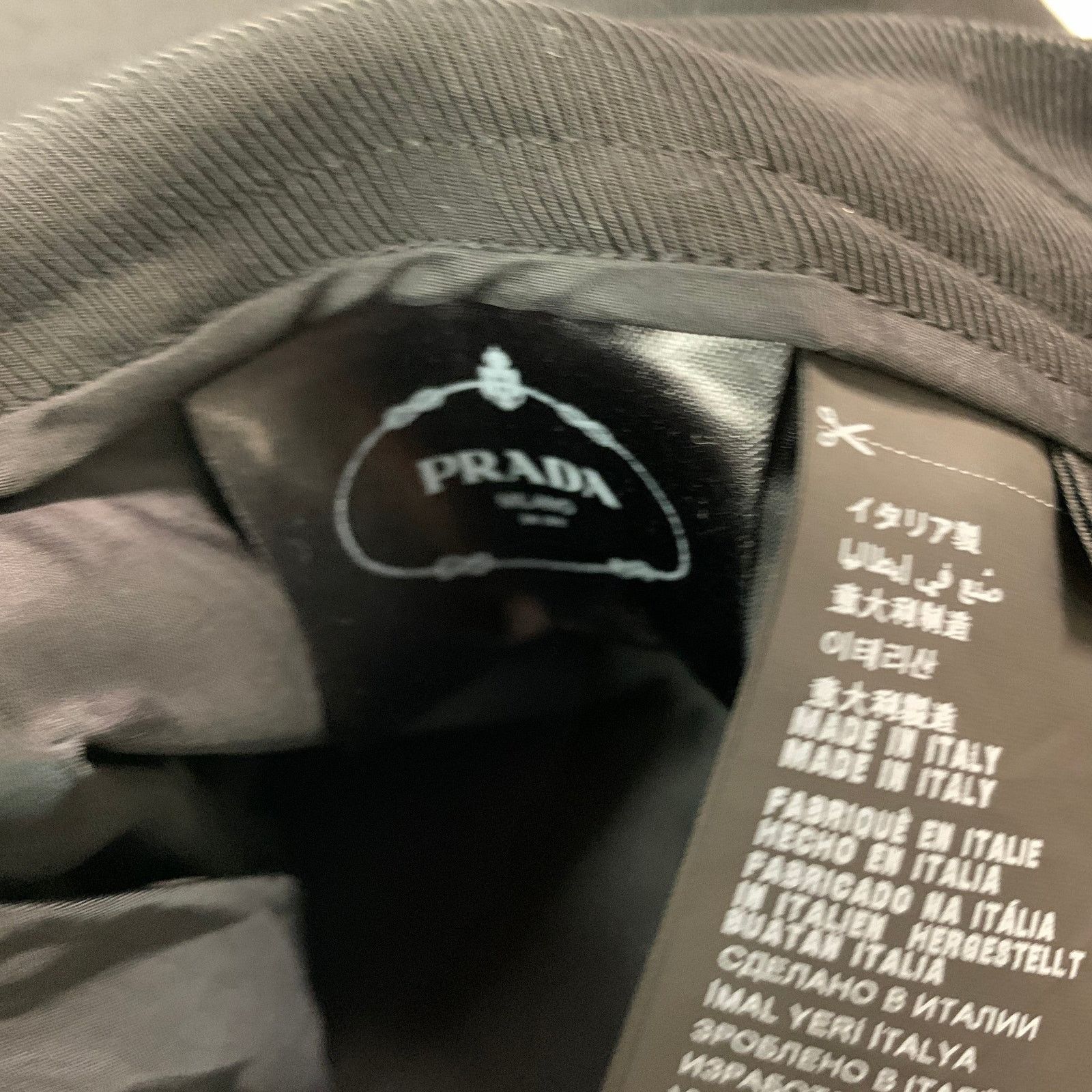 Prada PRADA Size 6 Black Wool Pencil Knee-Length Skirt Size 28" / US 6 / IT 42 - 6 Thumbnail