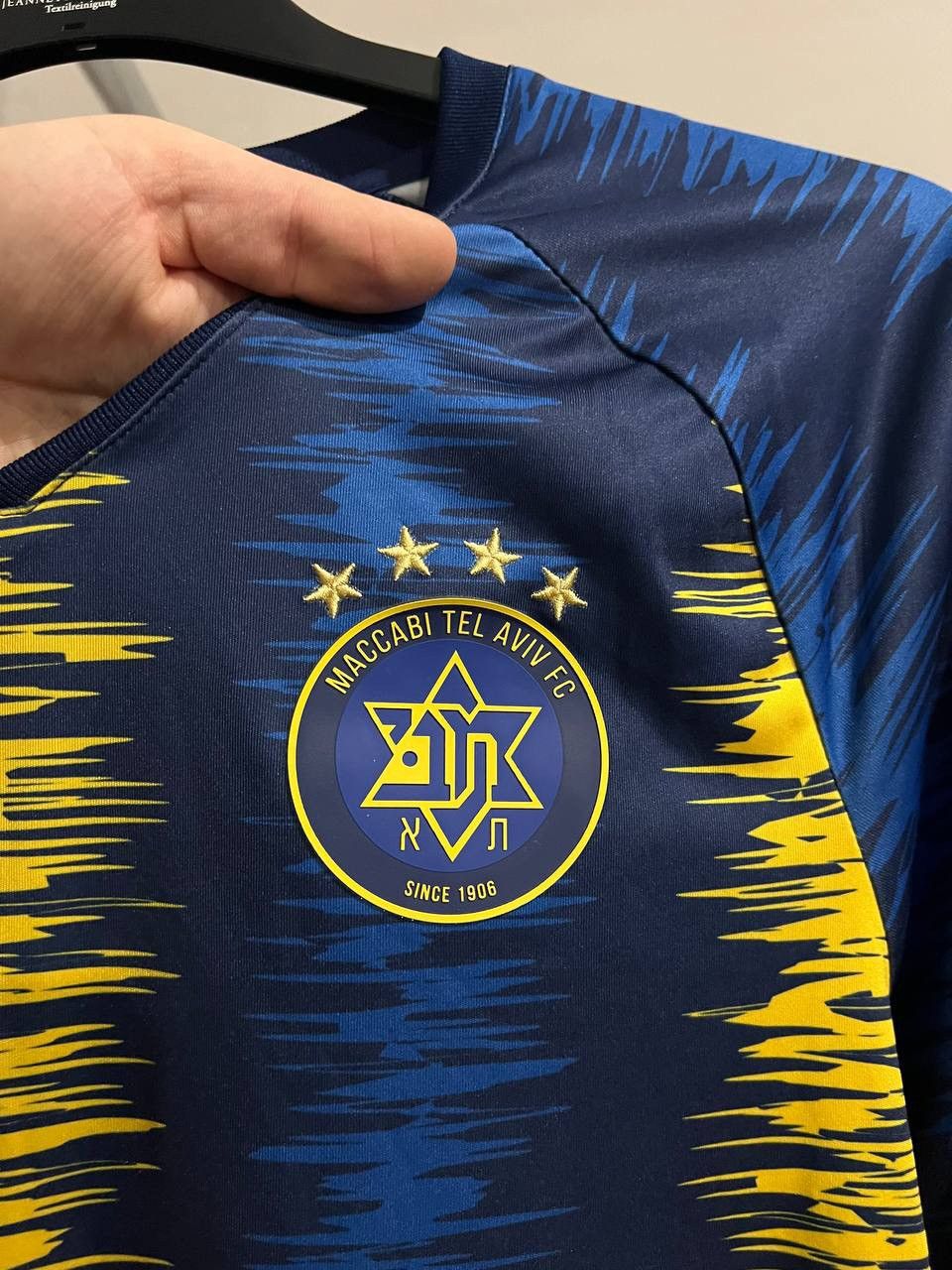 Fila 2021/22 MACCABI TEL AVIV HOME SOCCER JERSEY FOOTBALL SHIRT L Size US L / EU 52-54 / 3 - 6 Thumbnail