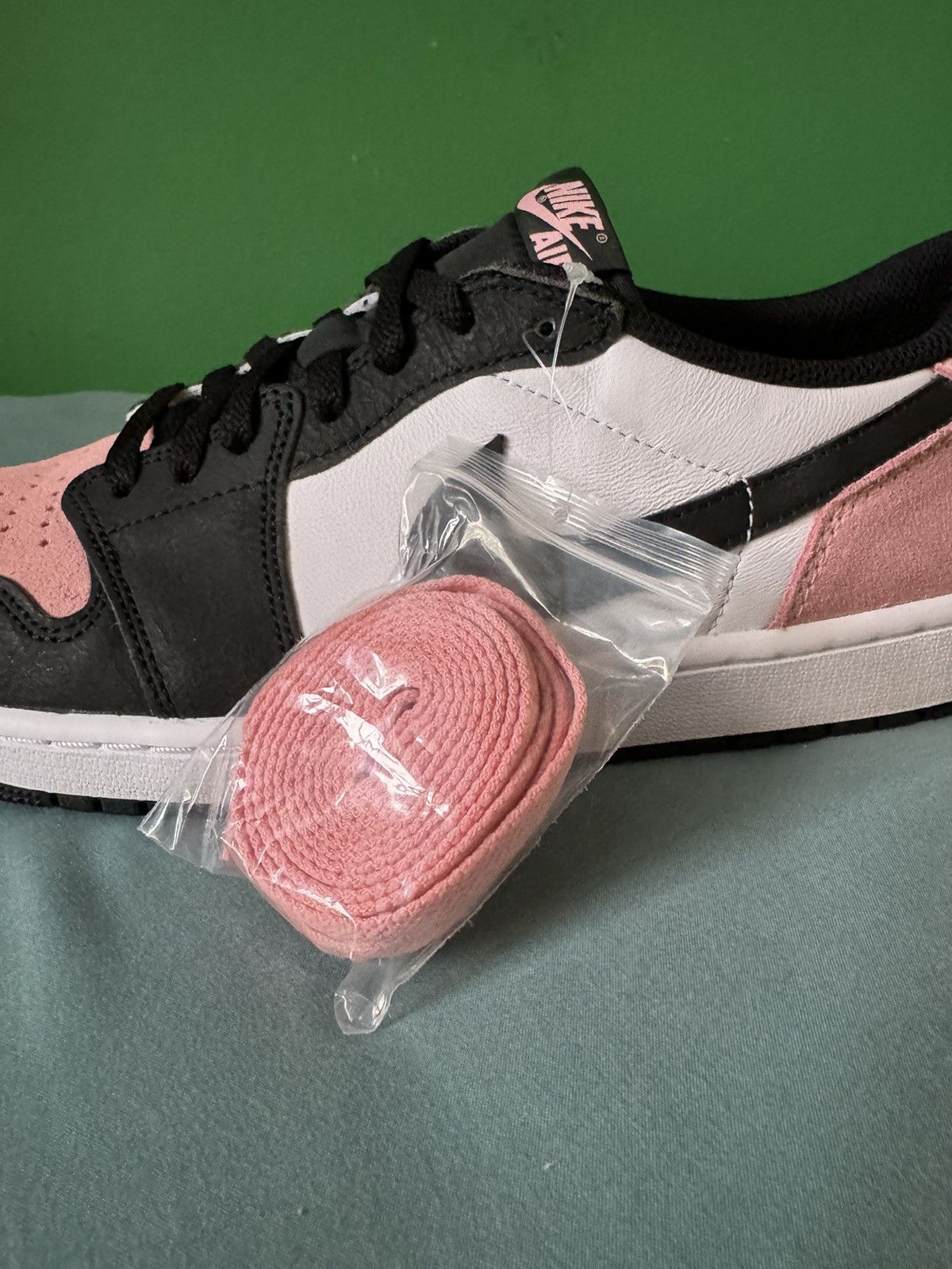 Jordan Brand Nike Air Jordan 1 Low Bleached Coral 2022 Size US 12 / EU 45 - 6 Thumbnail