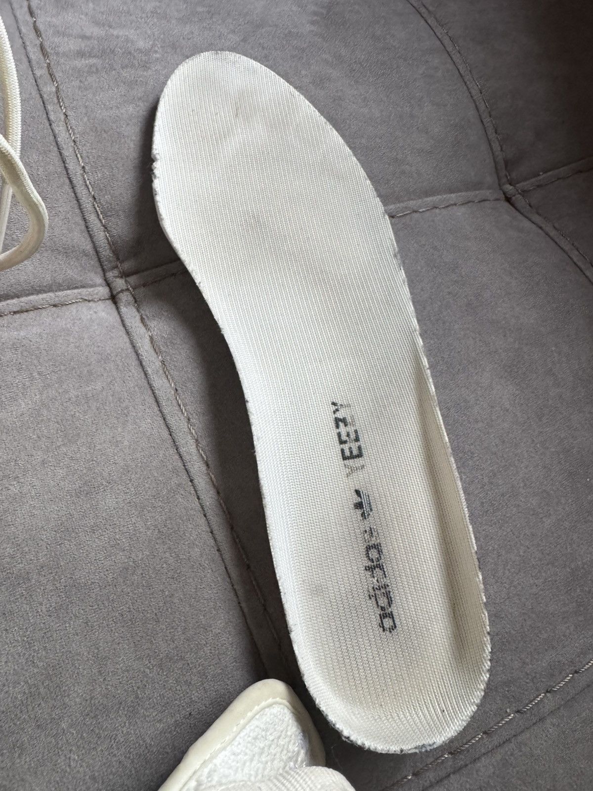 Yeezy YEEZY BOOST CP9366 sz US7.5 see all photos and description Size US 7.5 / EU 40-41 - 16 Thumbnail