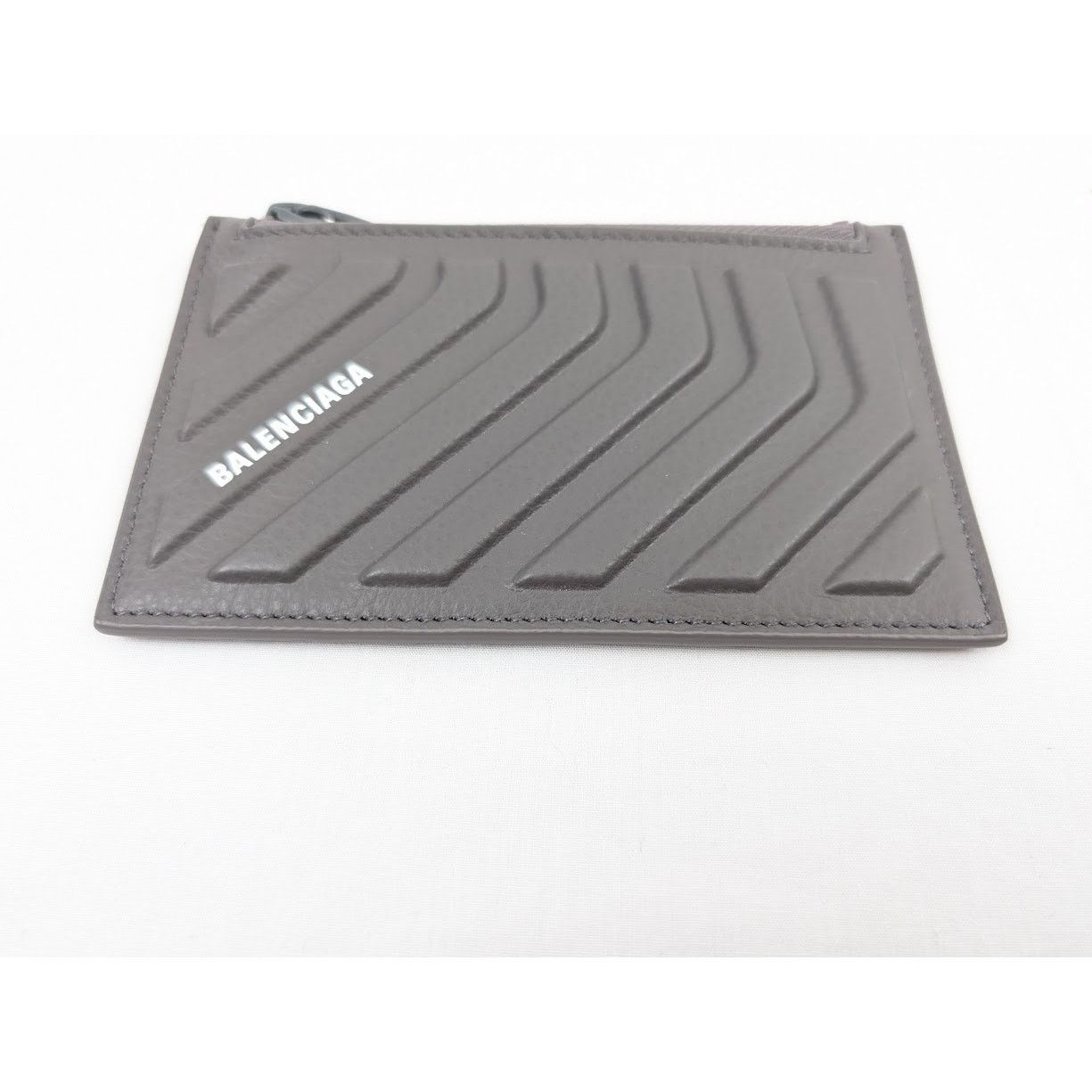 Balenciaga o1rshd1 Size: OS / Chevron Zip Wallet in Gray Size ONE SIZE - 3 Thumbnail