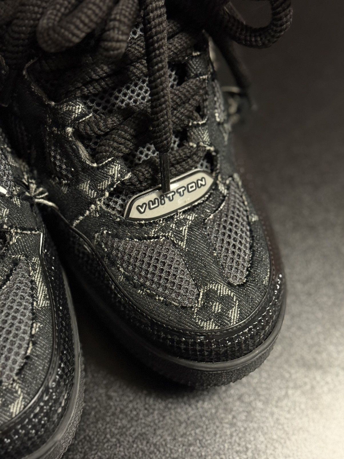 Louis Vuitton Louis Vuitton Swarovski Crystal Skates Black 8.5LV/9.5US Size US 9.5 / EU 42-43 - 22 Thumbnail