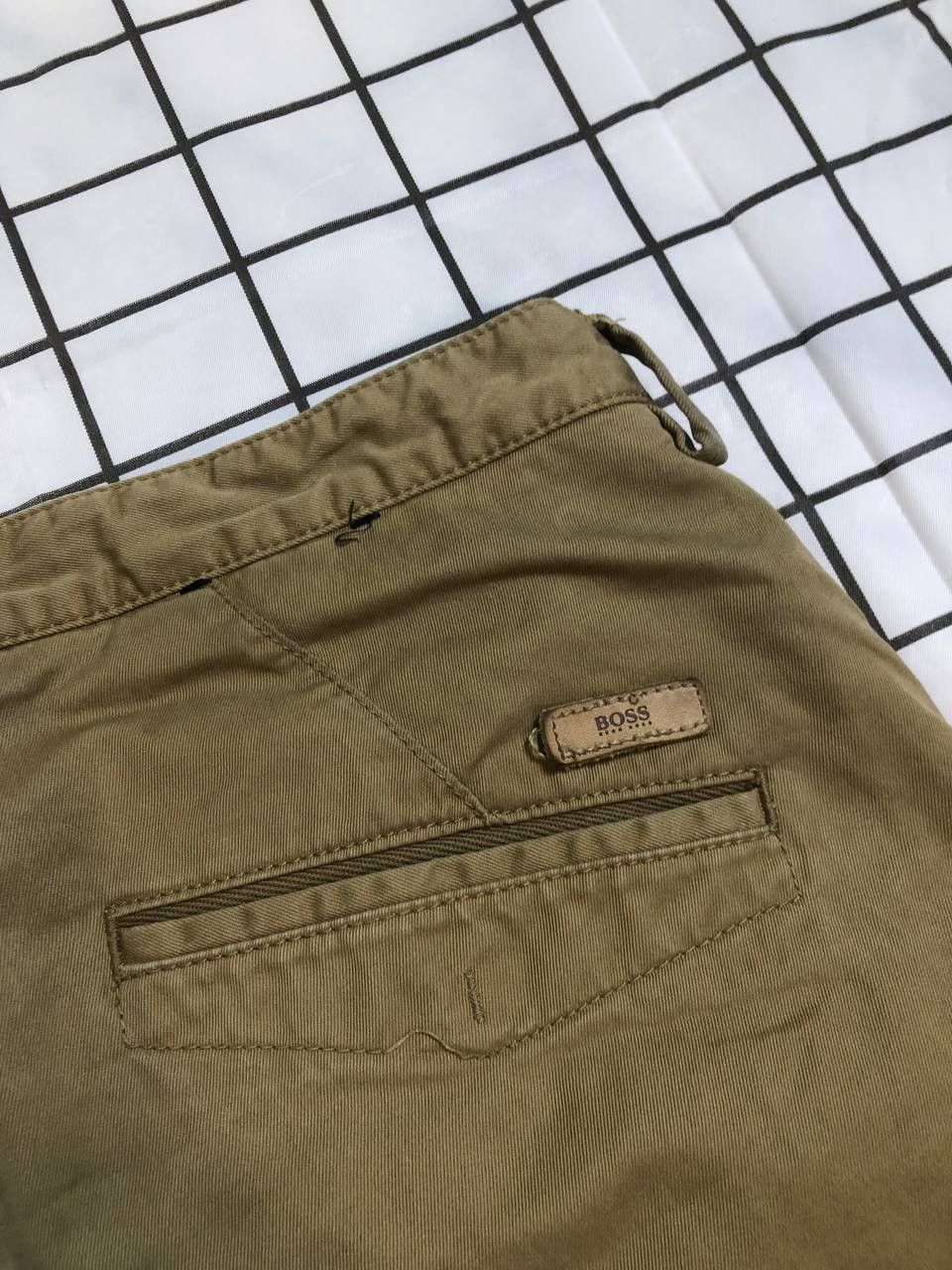 Hugo Boss HUGO Boss Sand Straight Leg Chino Size US 32 / EU 48 - 13 Thumbnail
