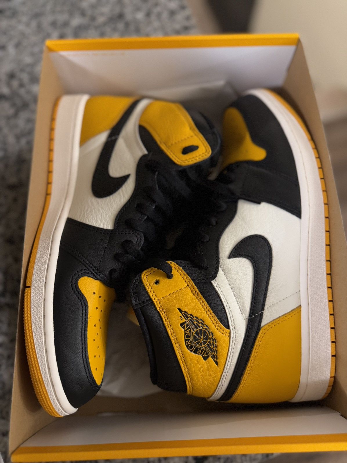 Jordan Brand × Nike Jordan 1 Taxi Yellow Size 11 (555088-711) 🧼 Size US 11 / EU 44 - 16 Thumbnail