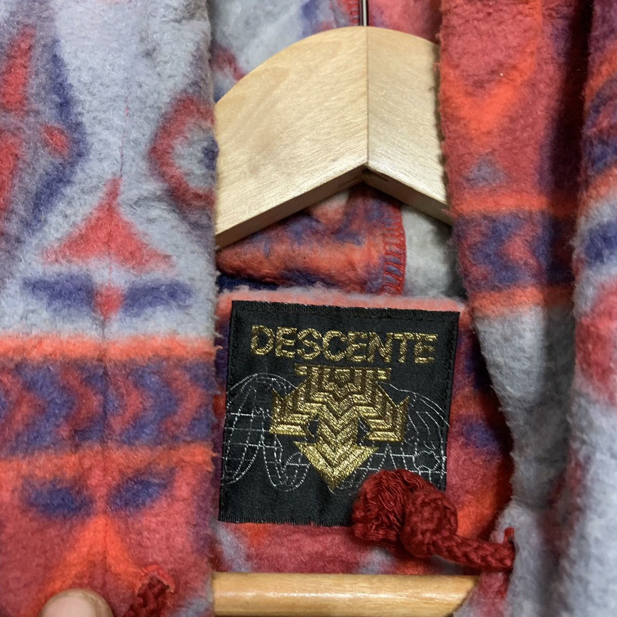 Descente Vintage Descente Navajo Aztech Hoodie Size US L / EU 52-54 / 3 - 9 Thumbnail