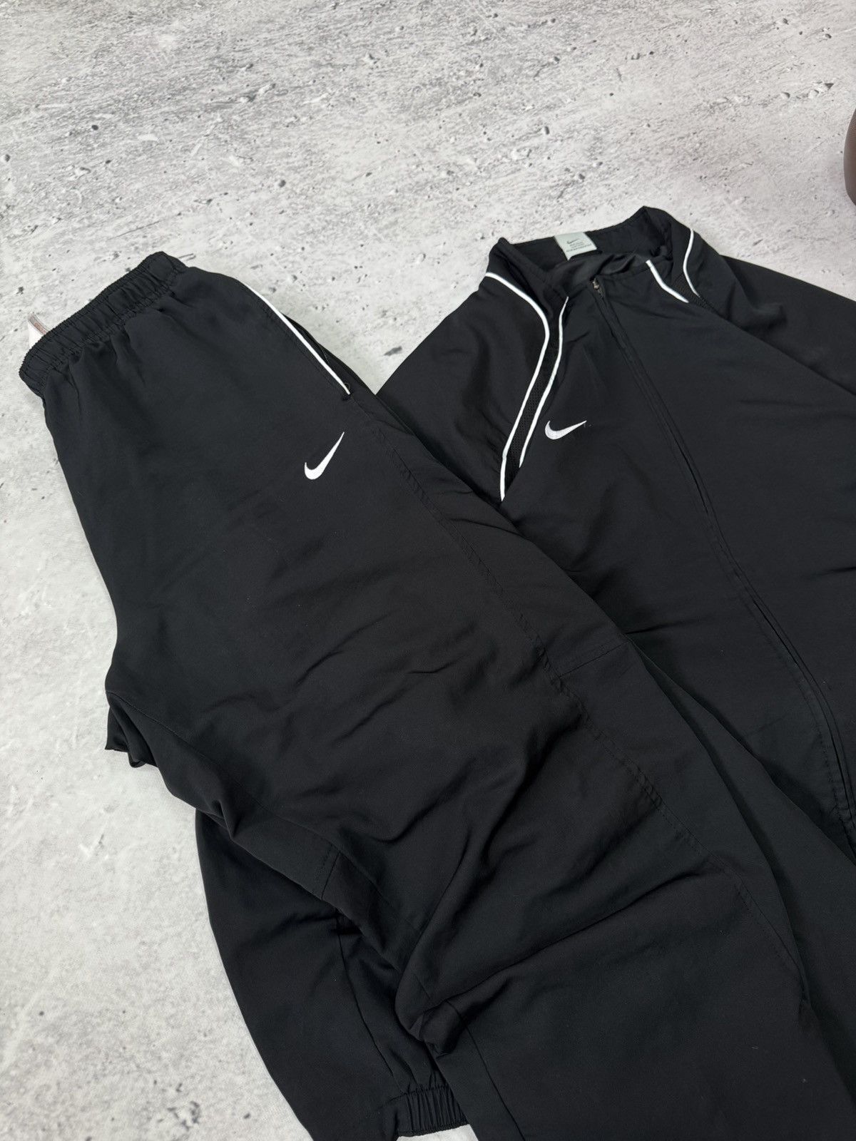 Nike × Vintage NIKE NYLON VINTAGE BASIC LOGO OVERSIZE BAGGY TRACK SUIT Size US XL / EU 56 / 4 - 2 Thumbnail