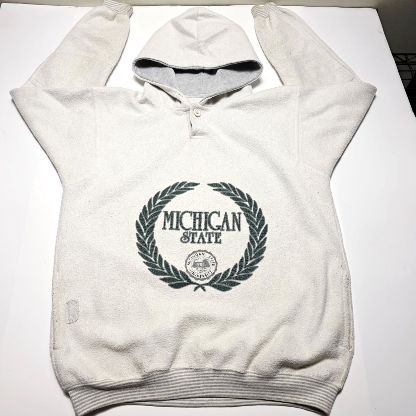 Vintage VINTAGE Michigan State Spartans Hooded Graphic Sweatshirt Men’s Small 90’s Hoodie Sweatshirt Men’s S White Graphic Print 90s Mens Size US S / EU 44-46 / 1 - 4 Thumbnail
