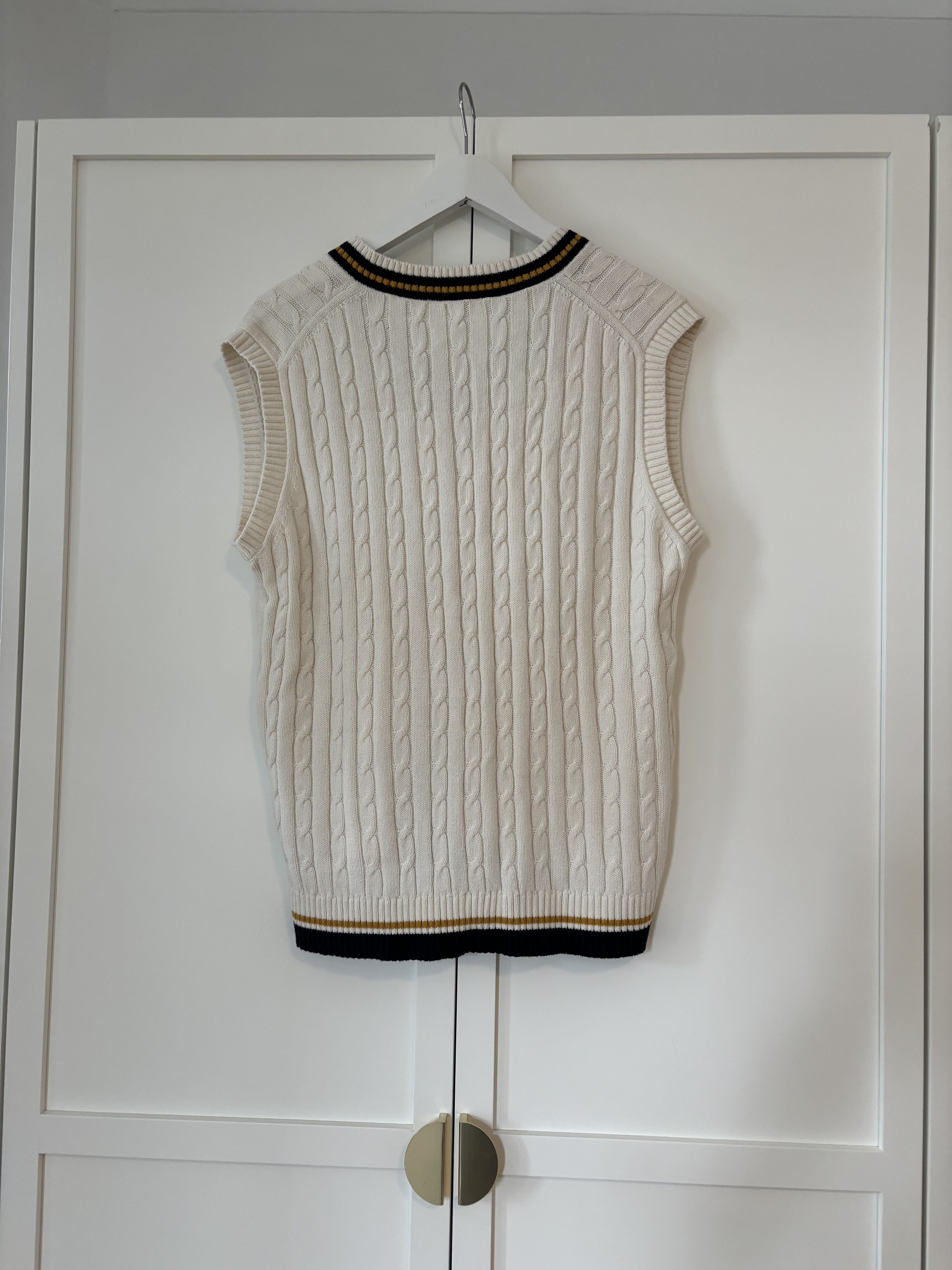 Uniqlo Woman's Uniqlo cable knit v-neck vest Size L / US 10 / IT 46 - 3 Thumbnail
