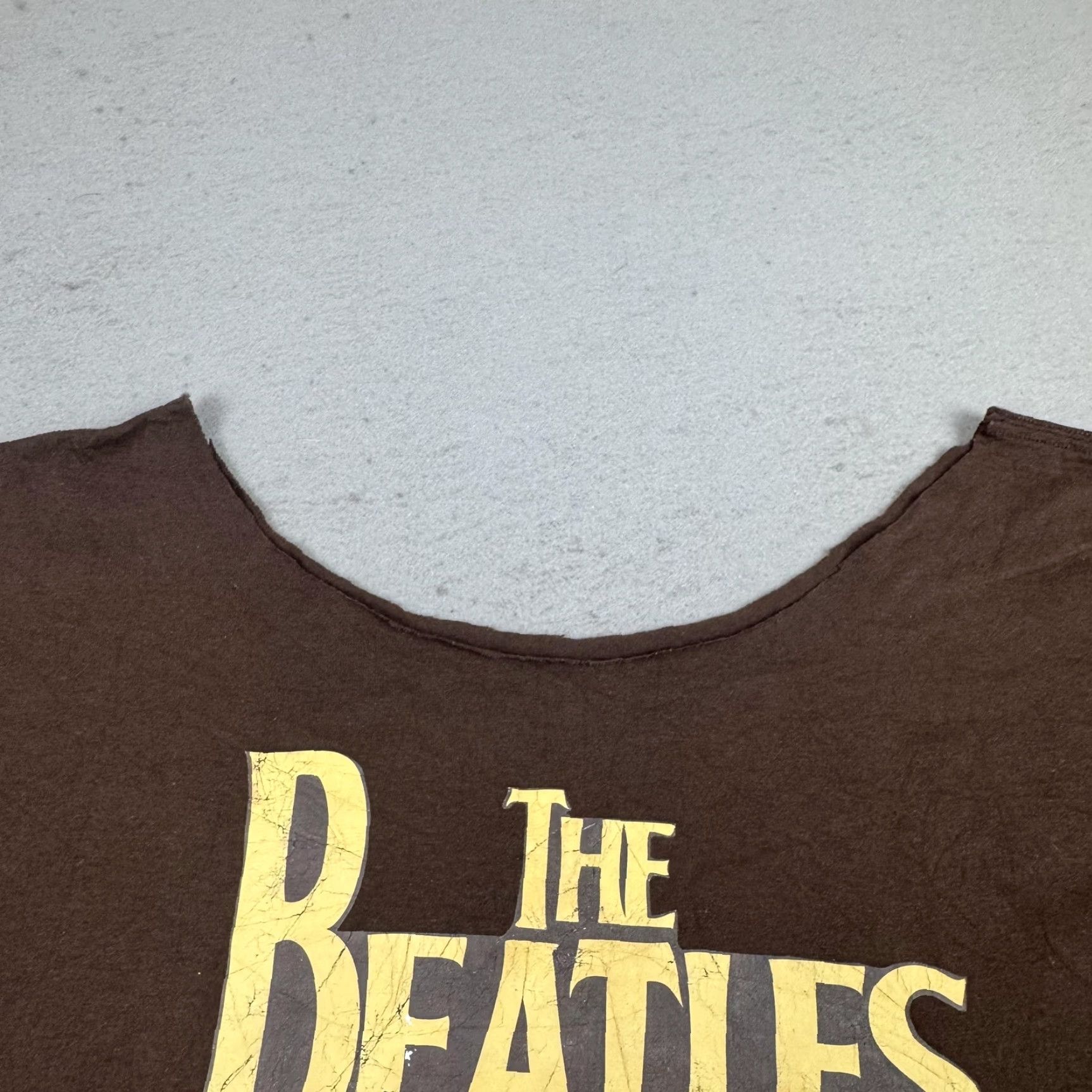 Vintage VINTAGE The Beatles Shirt Mens Large Brown Scoop Neck Graphic Band Tee Sgt Pepper Rock Size US XL / EU 56 / 4 - 5 Thumbnail