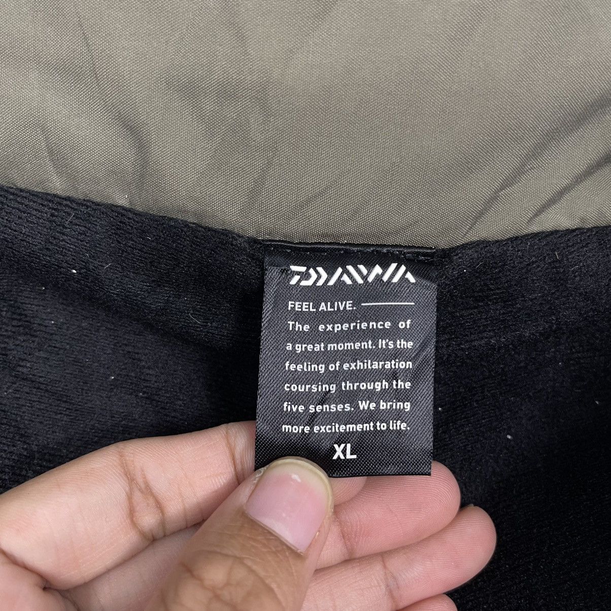 DAIWA Daiwa Fishing Gear Rain Pants Size US 34 / EU 50 - 16 Thumbnail