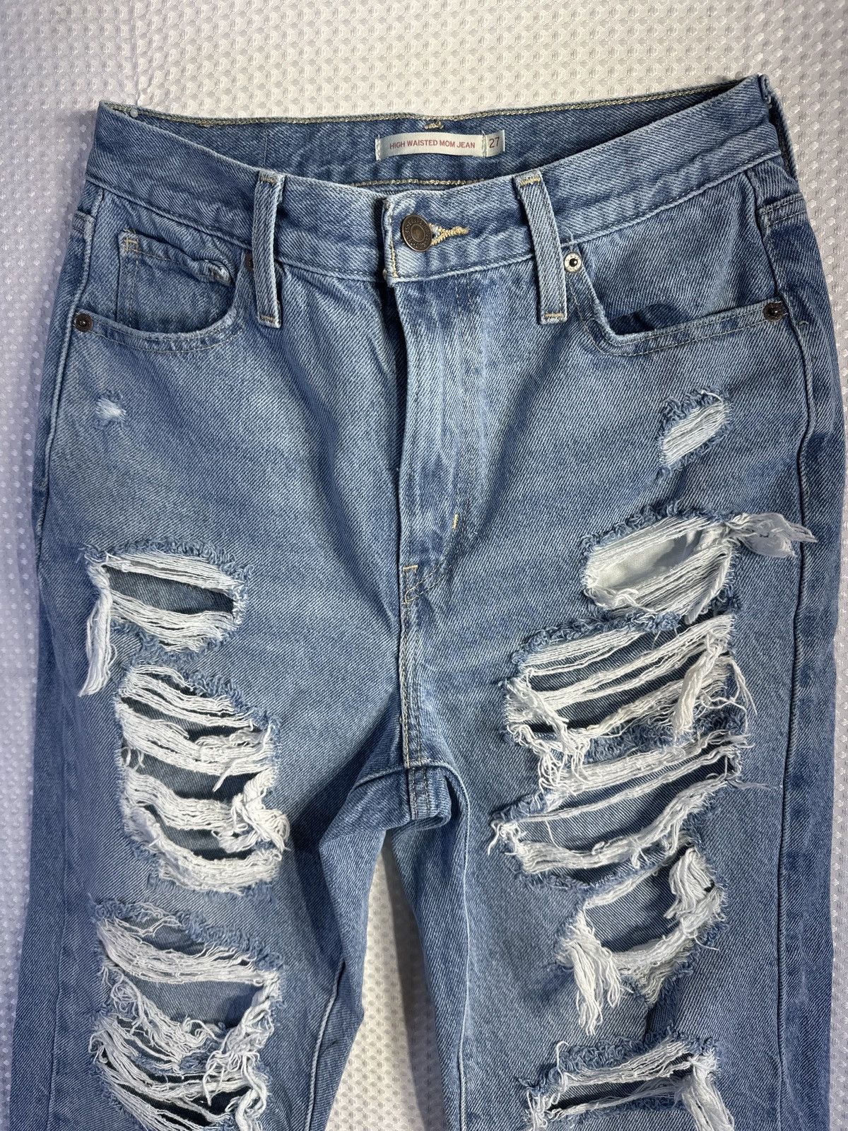Levi's LEVI’S HIGH-WAISTED MOM JEANS Size 27" / US 4 / IT 40 - 7 Thumbnail