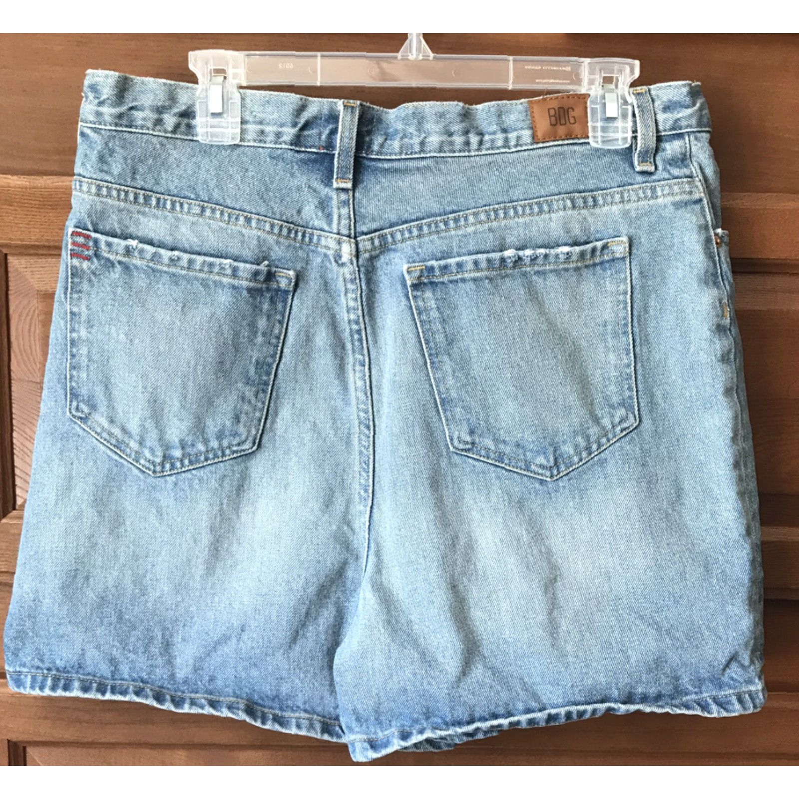 Bdg VINTAGE BDG Jean Shorts 32 Mom High Rise Blue 34 Waist 14 Rise 4 Inseam (Women) Size 24" / US 00 / IT 34 - 2 Thumbnail