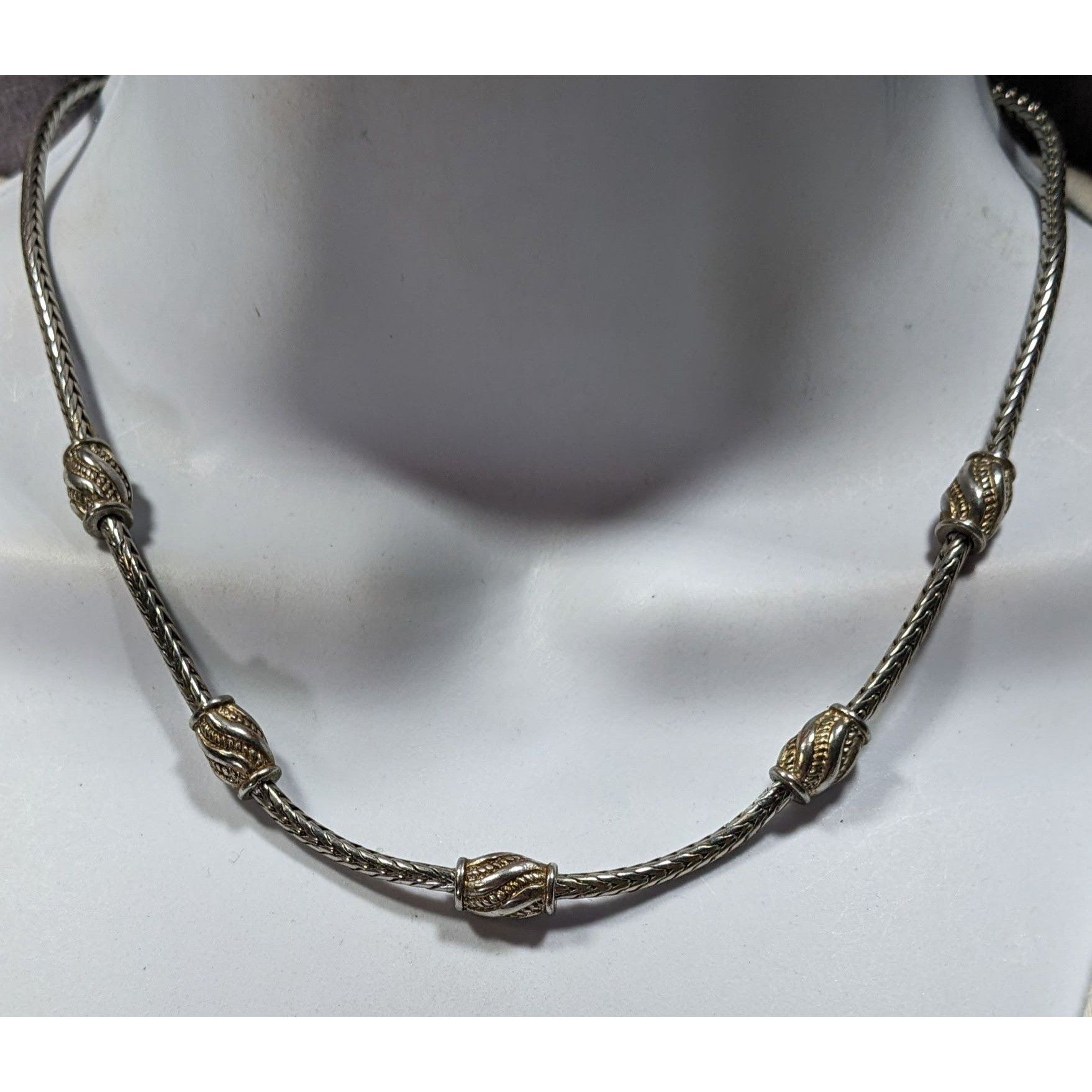Other Modernist Metallic Silver Tone Station Necklace On Snake Cha Size ONE SIZE - 4 Thumbnail