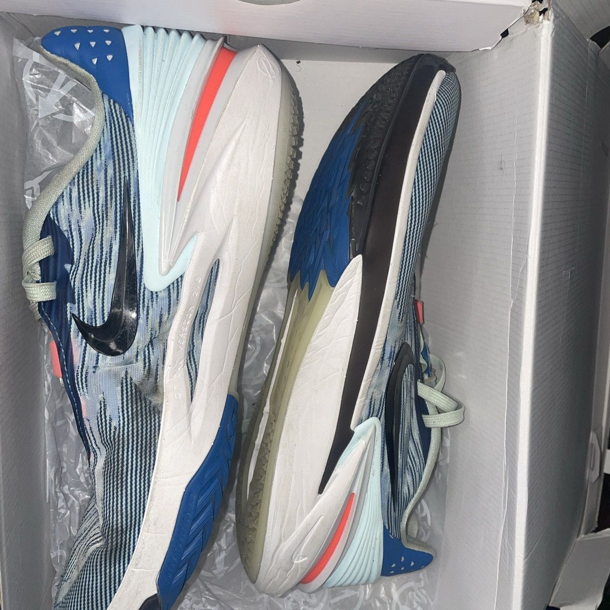 Nike Gt cut 2 Size US 11 / EU 44 - 4 Thumbnail