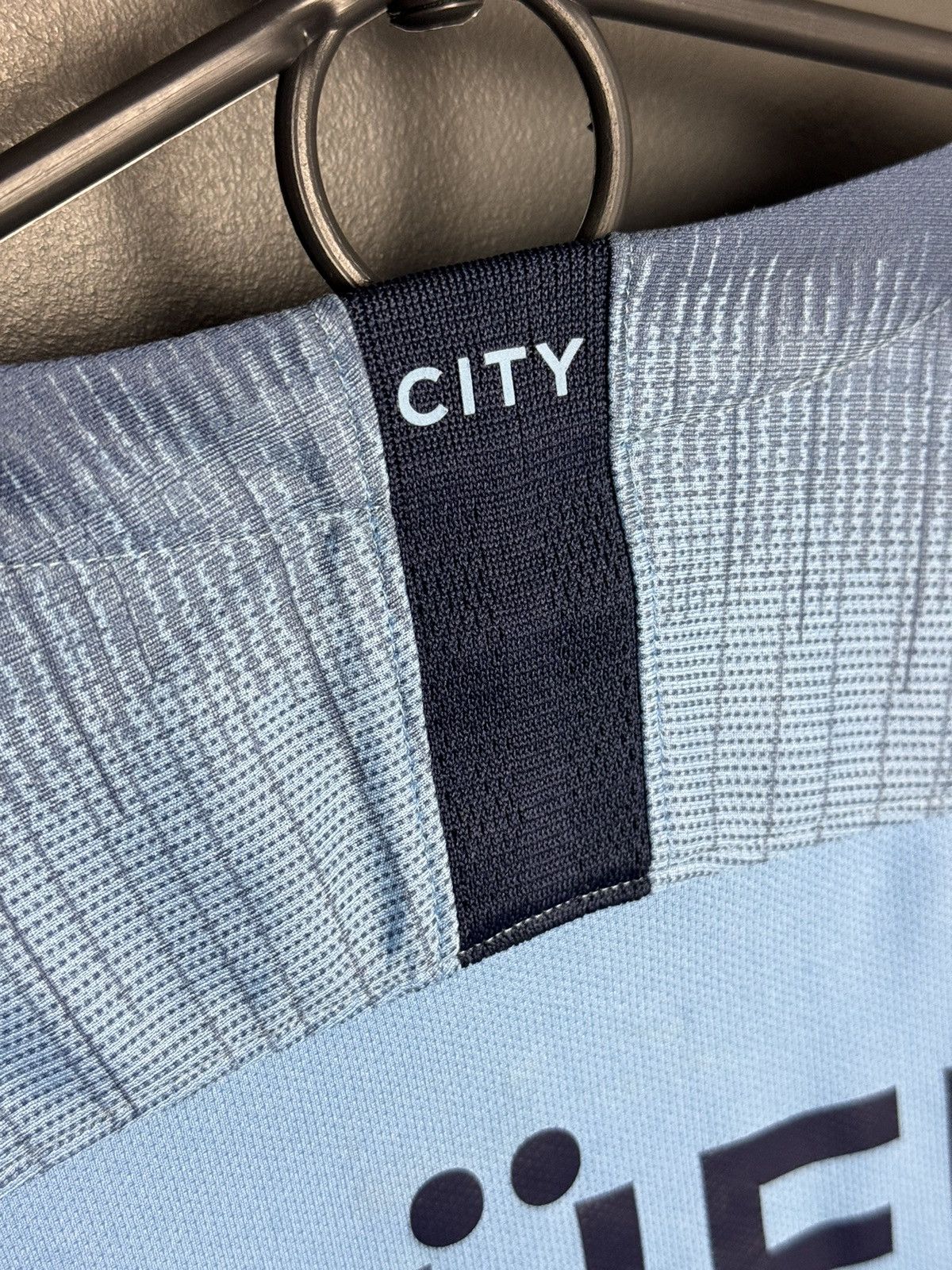 Nike Manchester City 18/19 Home Aguero Football Jersey Size US L / EU 52-54 / 3 - 8 Thumbnail