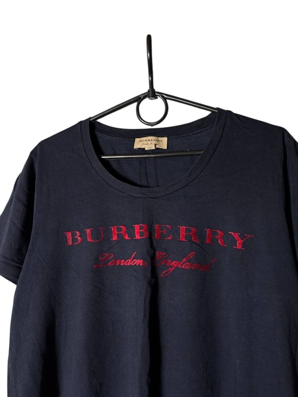 Burberry Burberry London England Velour logo T-Shirt tee sz M Size US M / EU 48-50 / 2 - 3 Thumbnail