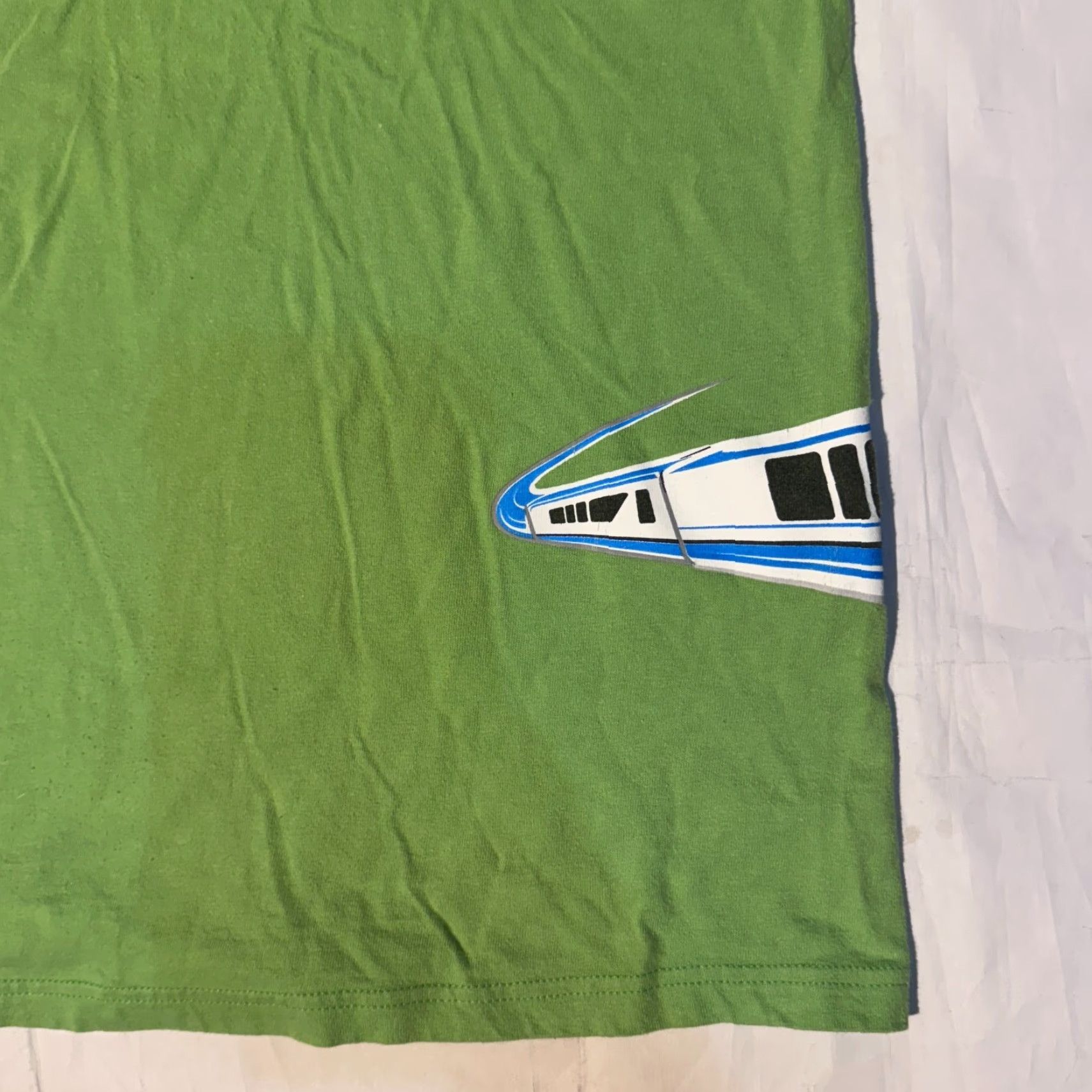 Disney V Walt Disney World Mickey Mouse Wrap Around T-Shirt Green XL Disneyland Resorts Size US XL / EU 56 / 4 - 7 Thumbnail