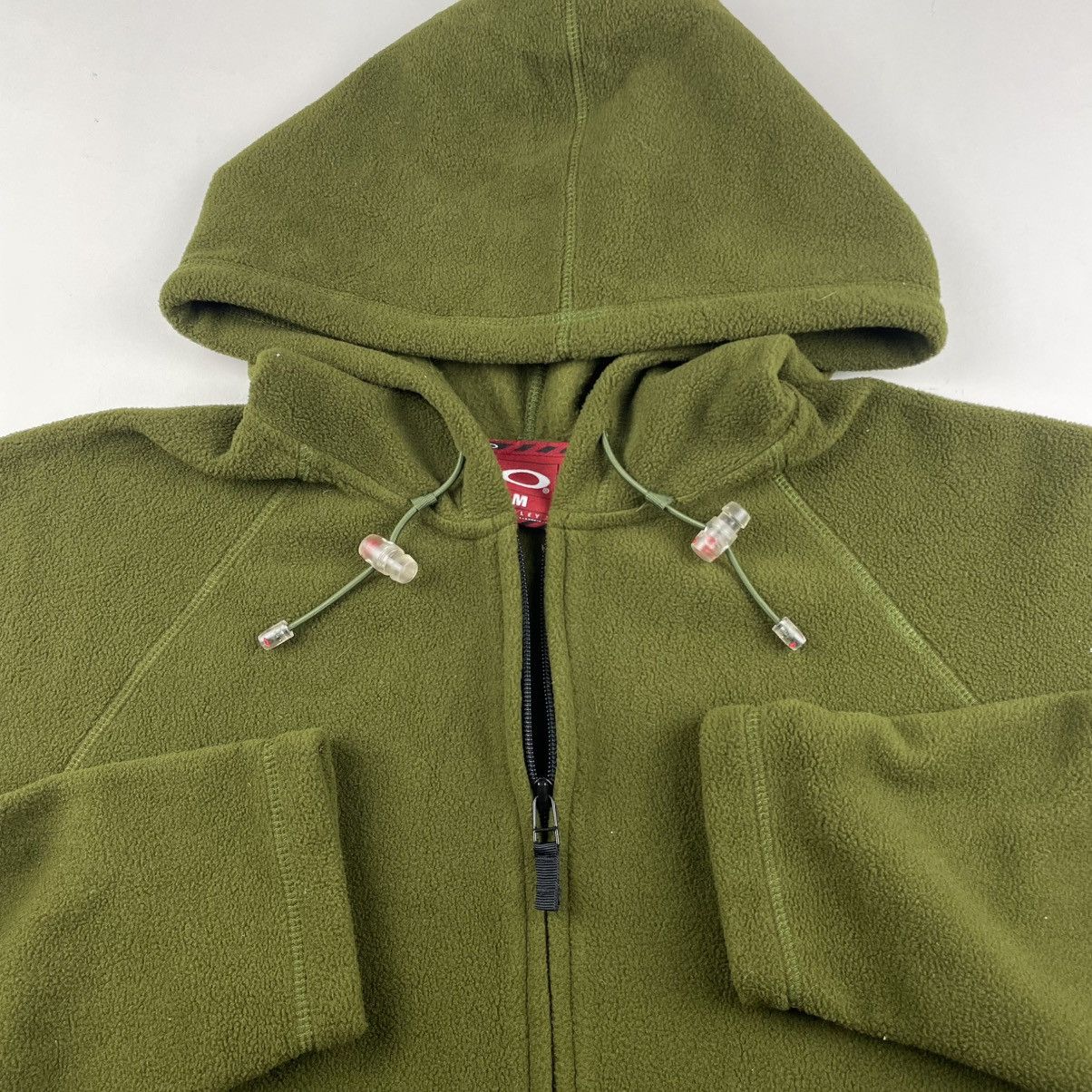 Oakley VTG Y2K Red Tag Oakley Full Zip Hooded Fleece Jacket M-L EUC Size US M / EU 48-50 / 2 - 3 Thumbnail