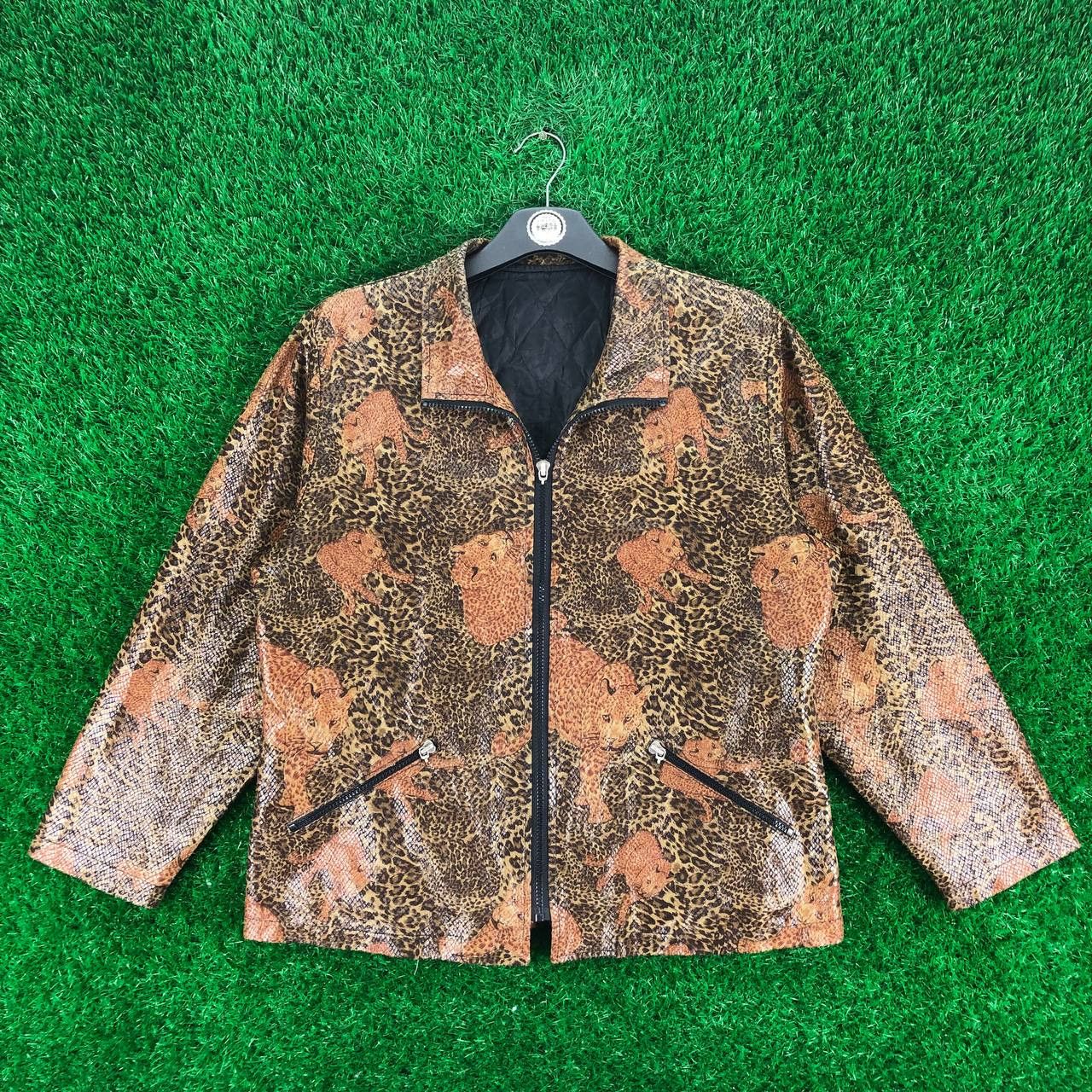 Habitat × Vintage Vintage 90's Leopard Fullprint Scaly Fabric Zipper Jacket Size S / US 4 / IT 40 - 1 Thumbnail