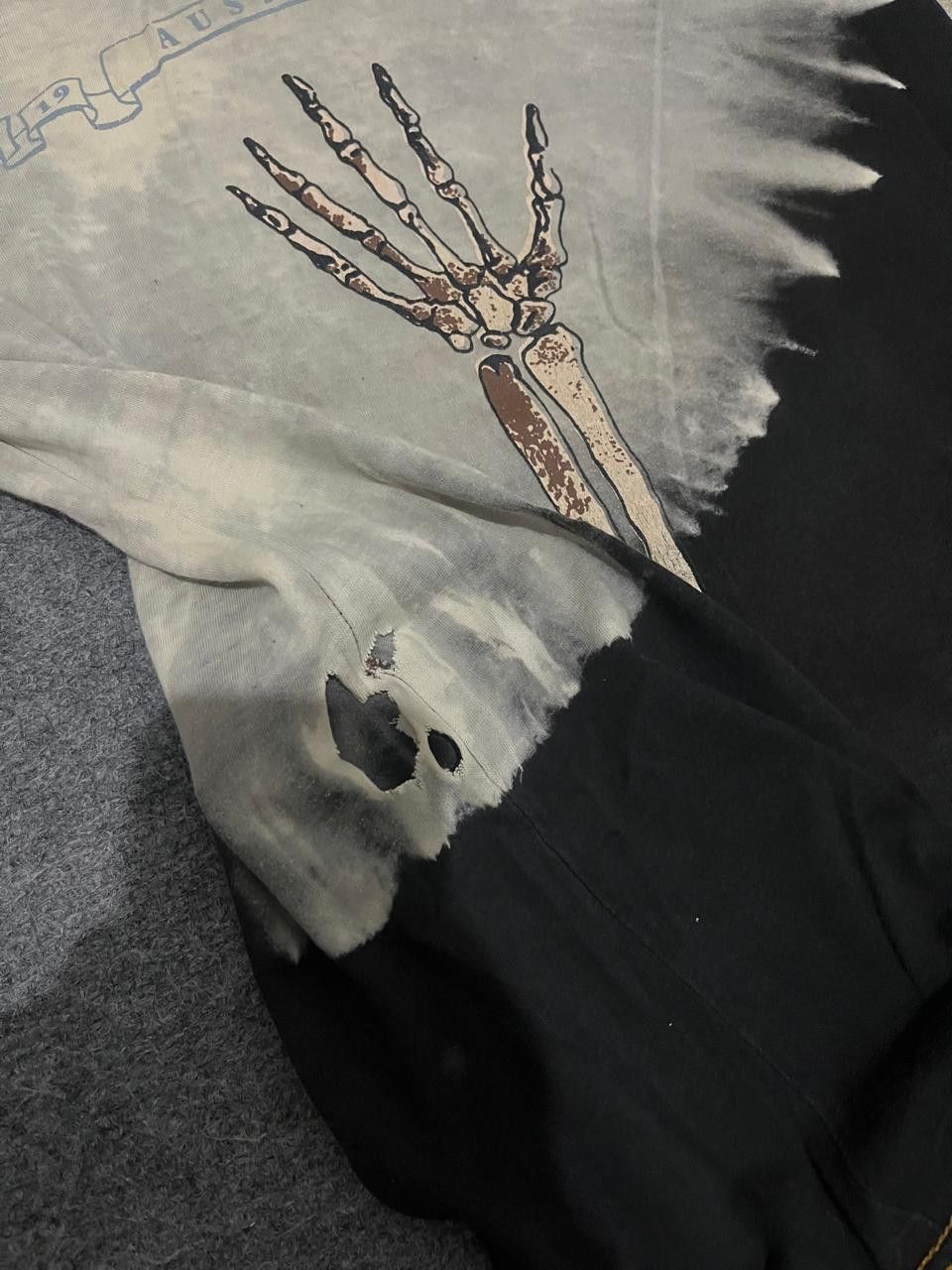 Japanese Brand Vintage Skull Hand Tiedie Size US L / EU 52-54 / 3 - 8 Thumbnail