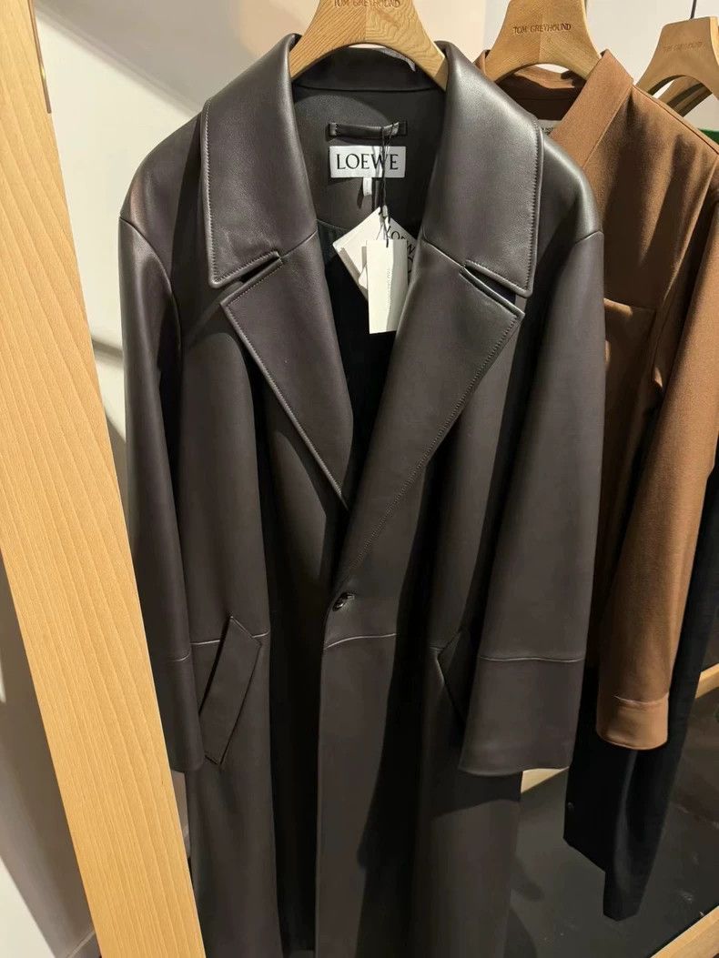 Loewe Loewe size M FW23 sheepskin pleated coat Size L / US 10 / IT 46 - 1 Thumbnail