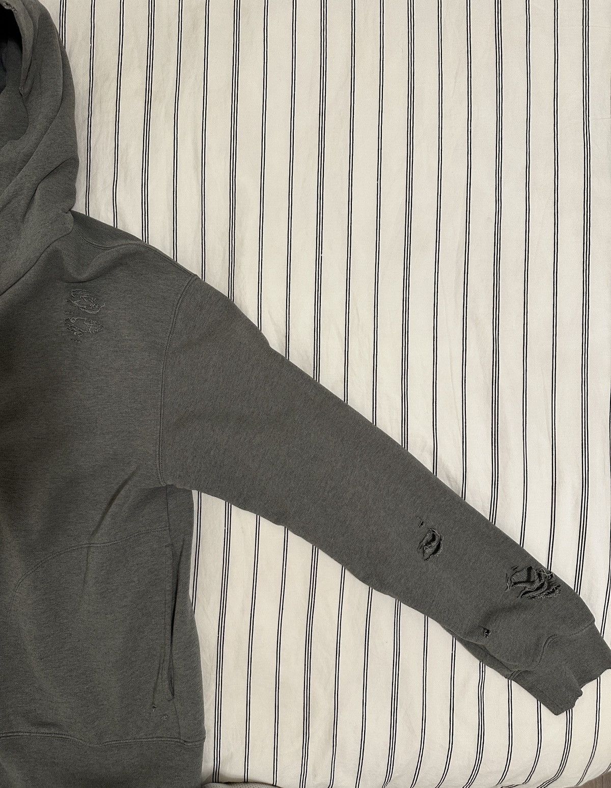 Acne Studios Acne Studios Distressed Logo Hoodie Size US M / EU 48-50 / 2 - 5 Thumbnail