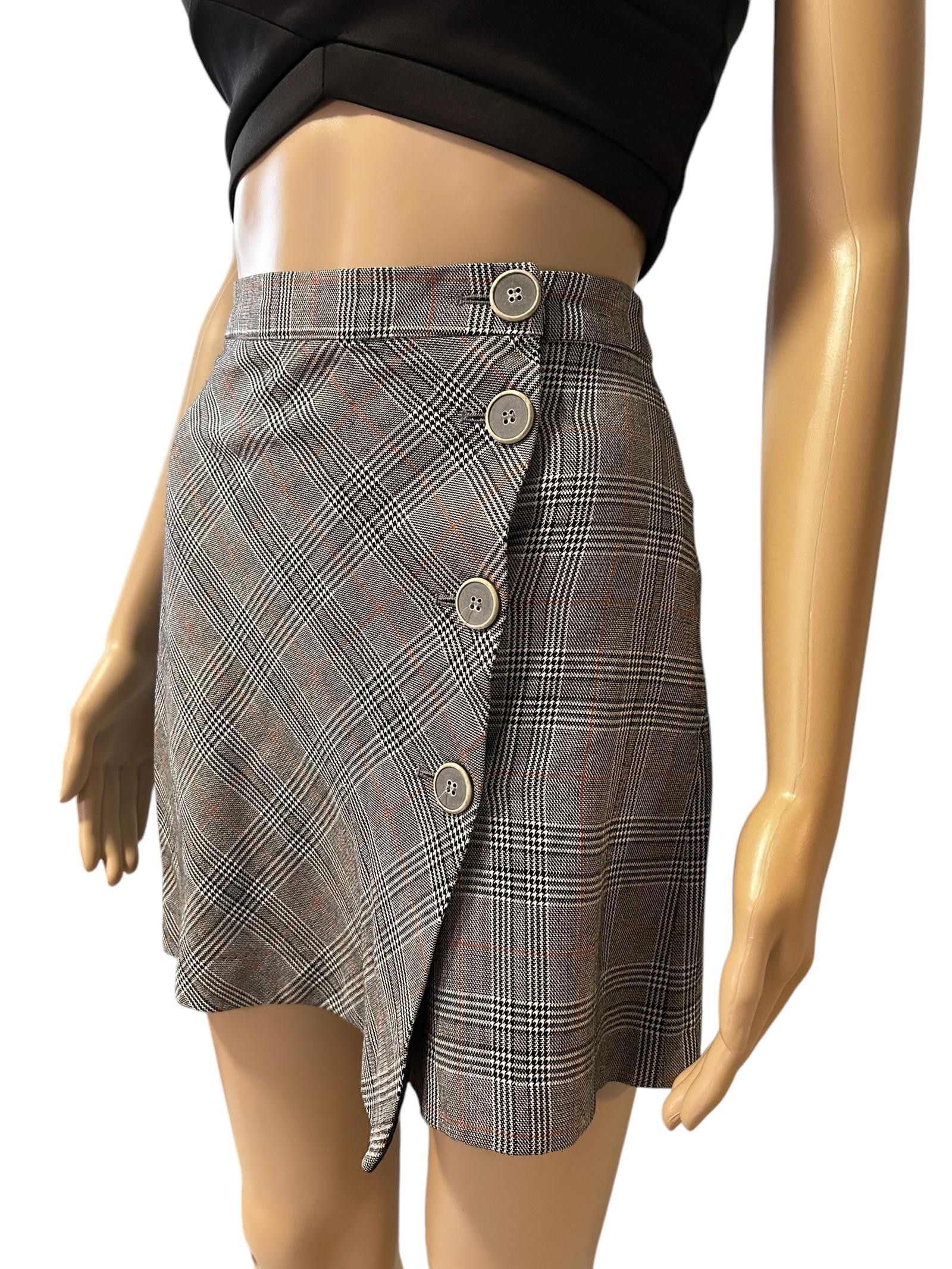 Designer Chic Grey Plaid Wrap Skirt with Buttons Size 26" / US 2 / IT 38 - 5 Thumbnail
