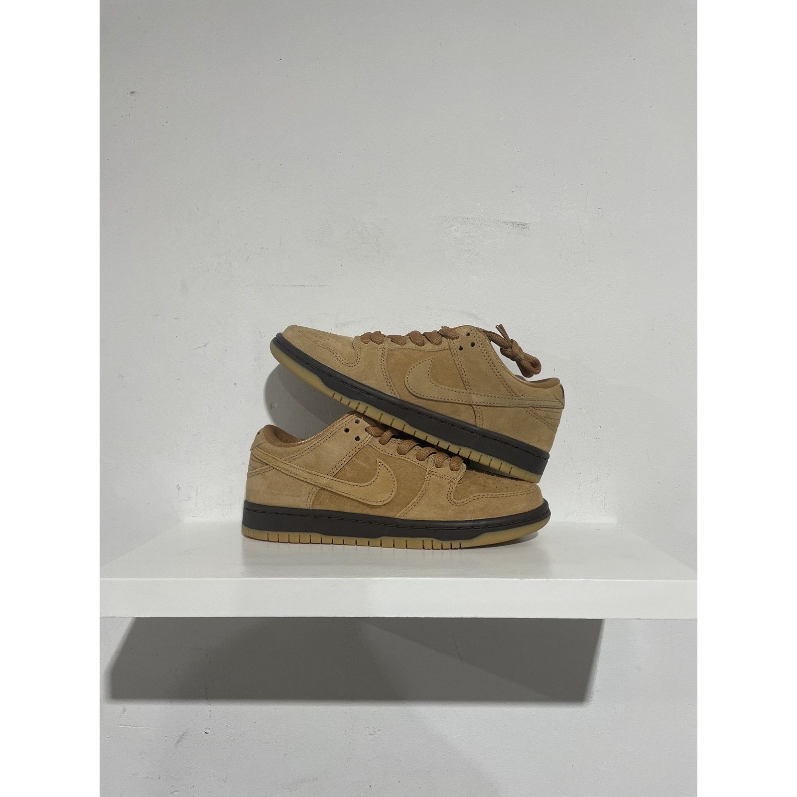 Nike Nike SB Dunk Low Wheat Size 5 Size US 5 / EU 37 - 1 Thumbnail