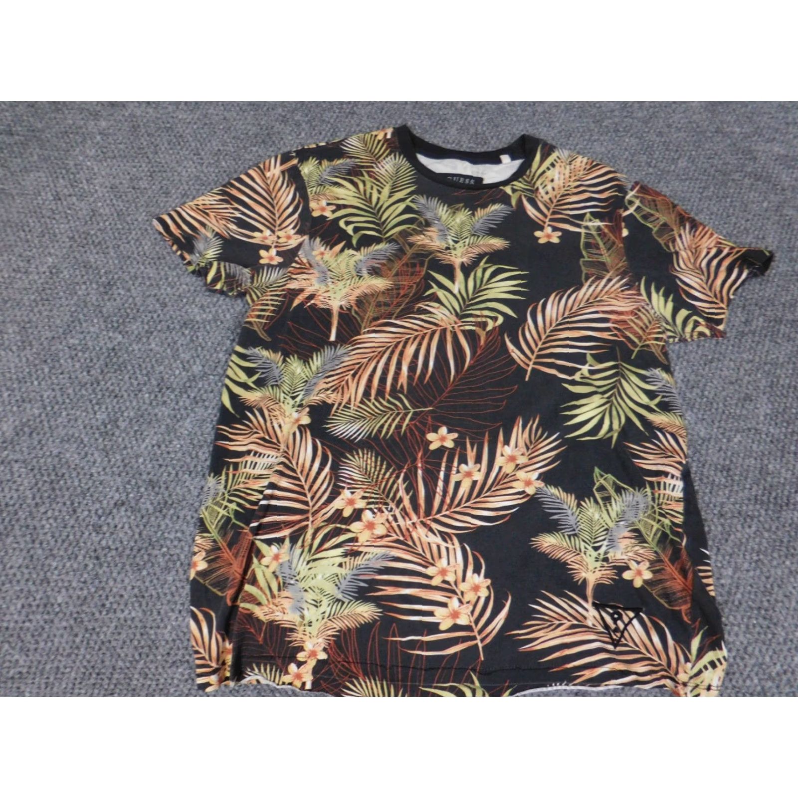 Guess GUESS Mens Shirt M Black Floral Graphic Knit Cotton Short Sleeve Crew Neck T-Shirt 90s Americana Classic Logo breathable Size US M / EU 48-50 / 2 - 2 Thumbnail