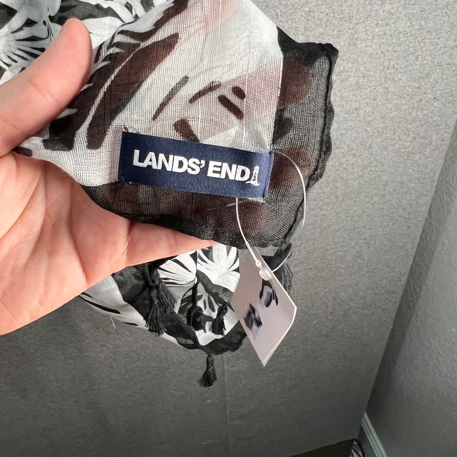 Lands' End Lands End Sarong Cover-Up WhiteBlack Palm Scarve, One Size Size ONE SIZE - 4 Thumbnail