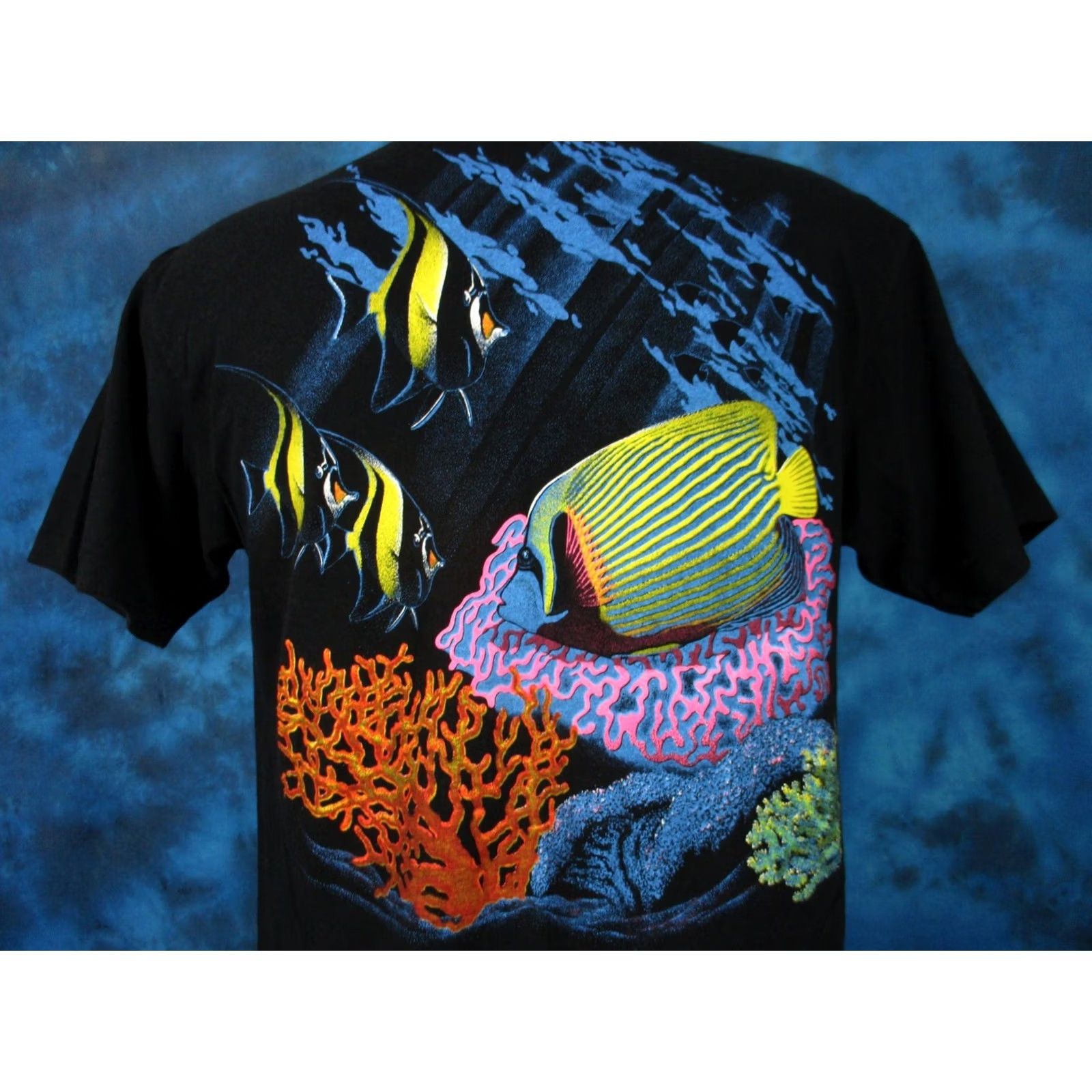 Vintage VINTAGE ST. THOMAS VIRGIN ISLAND OCEAN T-Shirt MEDIUM Men 80s 90s Black Crew Neck Short Sleeve Size US M / EU 48-50 / 2 - 4 Thumbnail