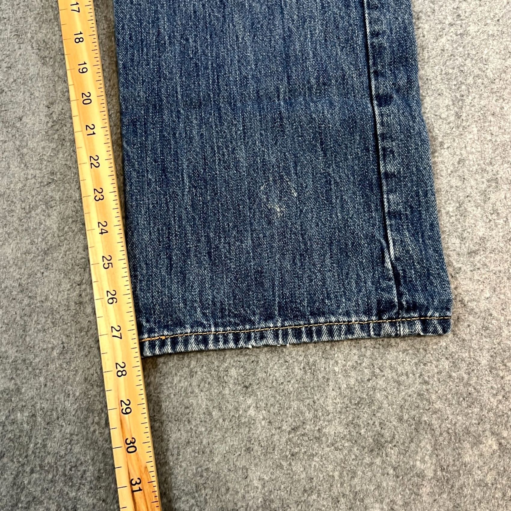 Levi's VINTAGE Levi's 501 Jeans Regular Straight 34 30 Mid Wash Blue Button Fly Mens Adults/Men Size US 34 / EU 50 - 4 Thumbnail
