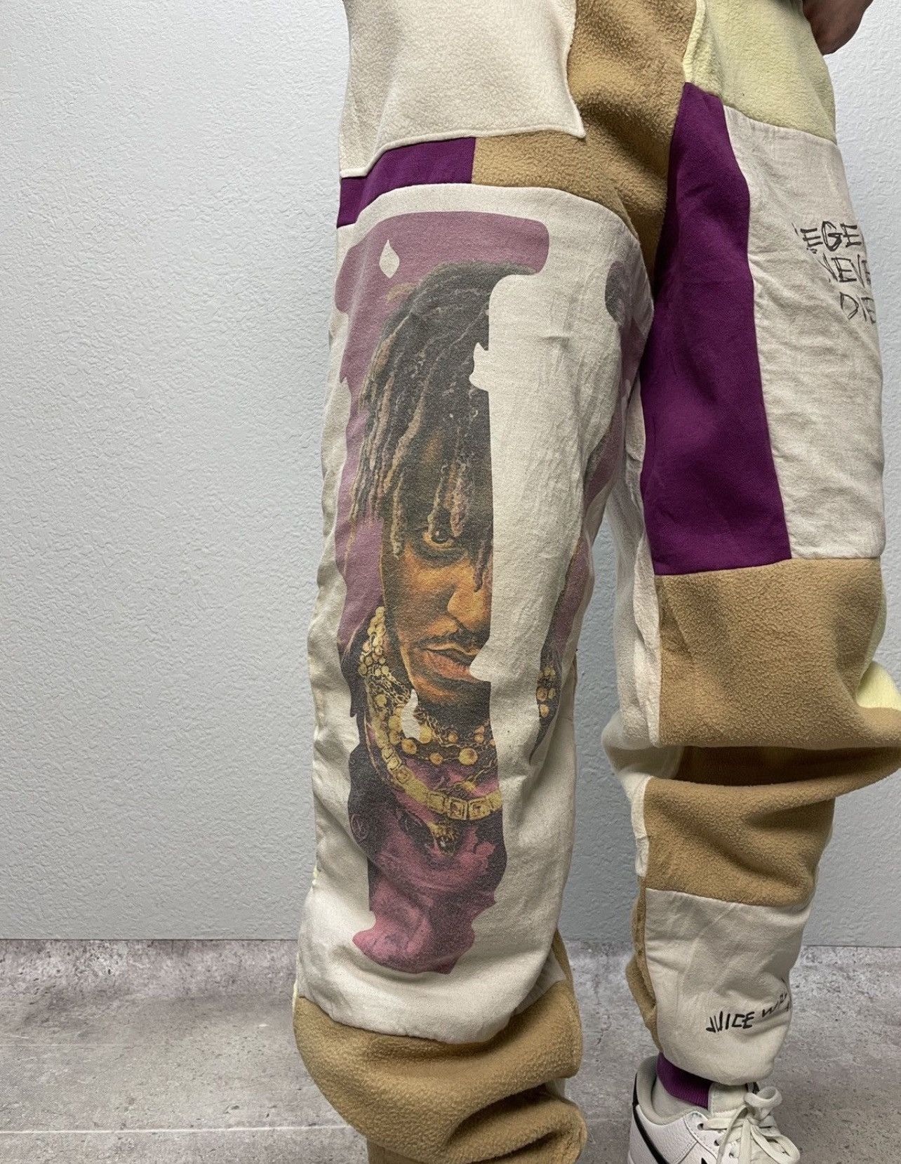 Vintage Vintage y2k Jucie Wrld x Vlone Hand Made Baggy Joggers Pants Size US 33 - 1 Thumbnail