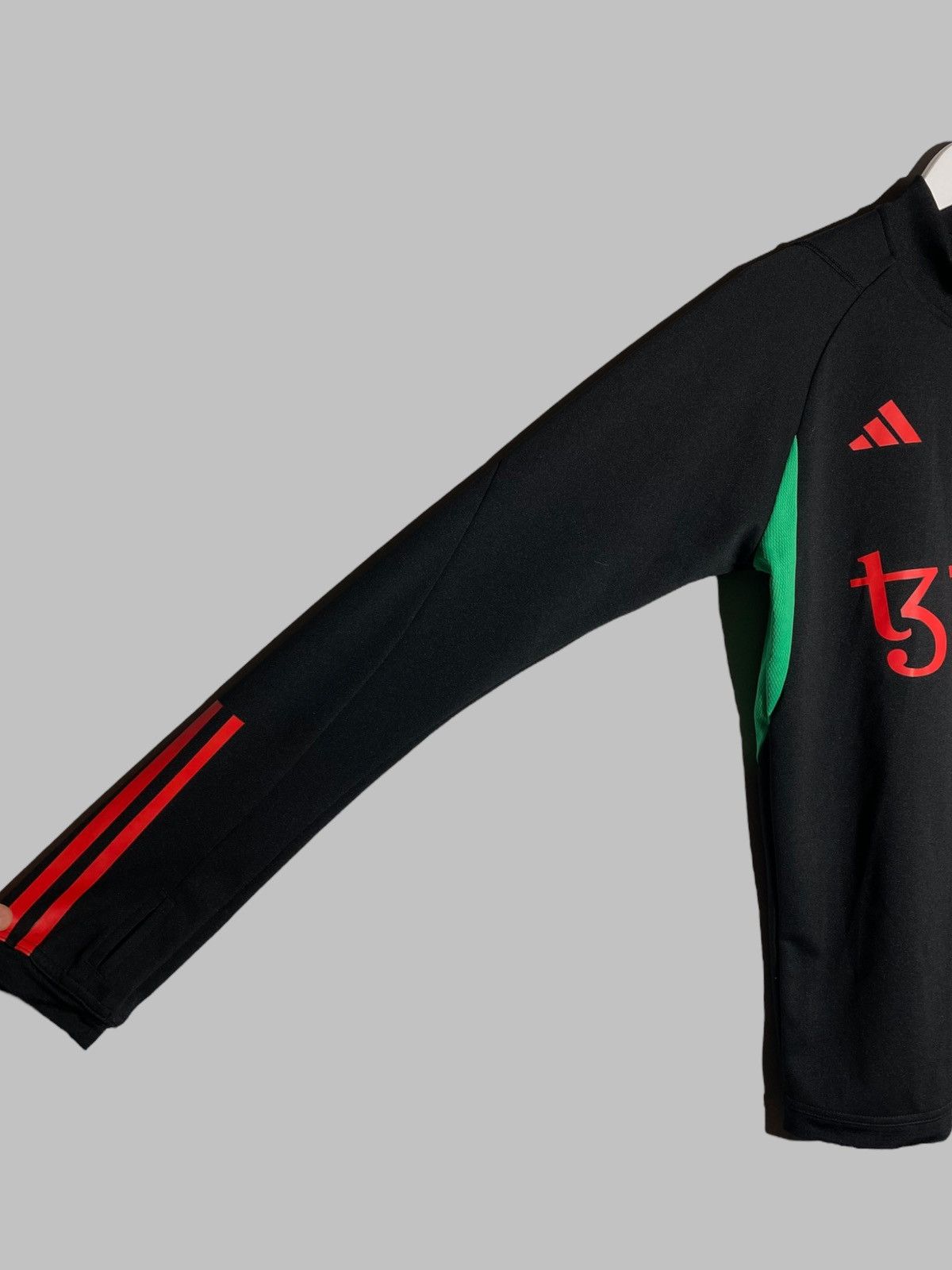 Other 🔥 MANCHESTER UNITED ADIDAS MEGASTORE TEZOS TECH TOP 🔴⚫ Size US S / EU 44-46 / 1 - 10 Thumbnail