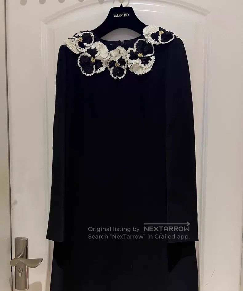 Valentino Valentino dress Size M / US 6-8 / IT 42-44 - 3 Thumbnail