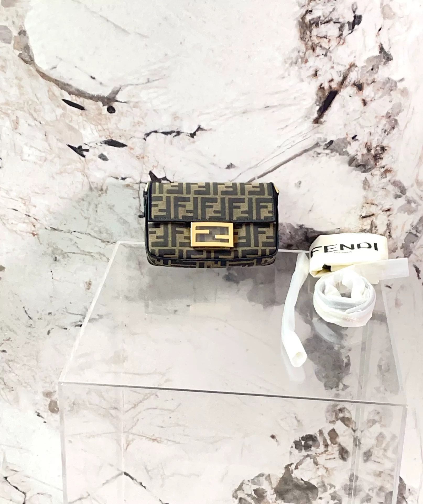 Fendi Pre-loved Bag Very good condition Size ONE SIZE - 1 Thumbnail