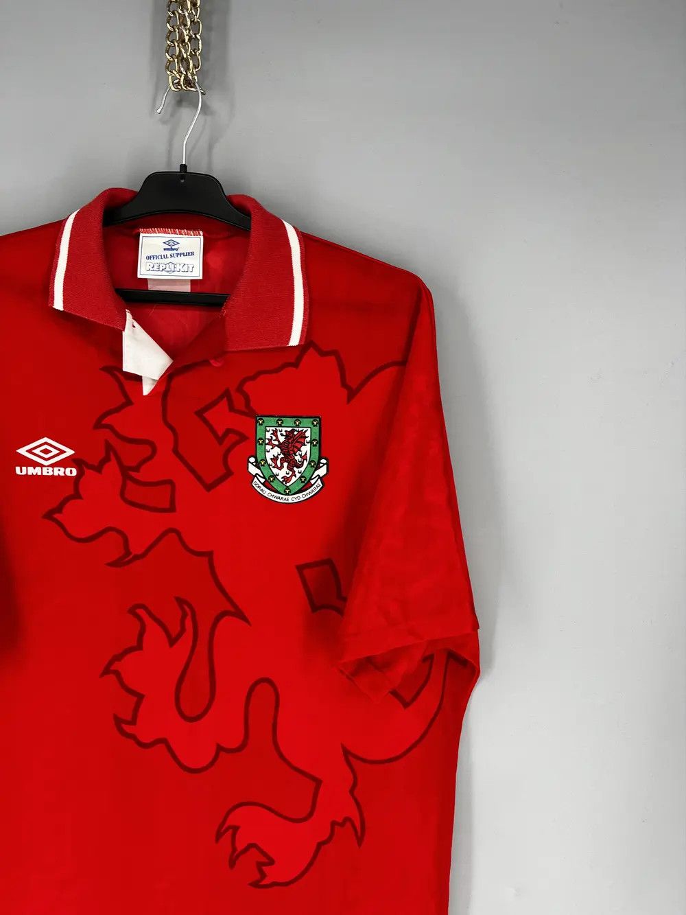 Sports Specialties Vintage Wales Home Football Shirt 1993/94 Adults Umbro Size US L / EU 52-54 / 3 - 5 Thumbnail