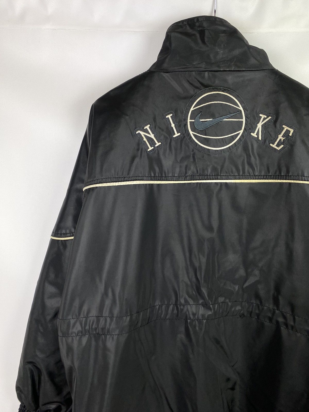 Nike × Vintage VTG Nike basketball logo bomber jacket Size US L / EU 52-54 / 3 - 11 Thumbnail
