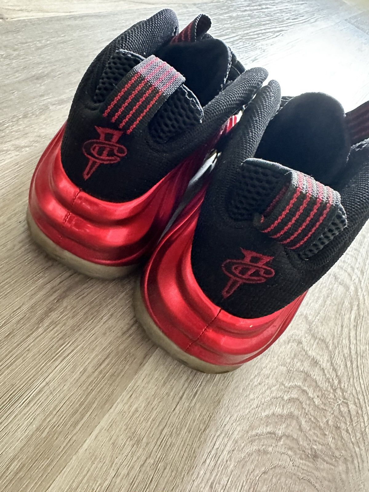 Nike Nike Air Foamposite One ( Metallic Red ) Size US 11 / EU 44 - 2 Thumbnail