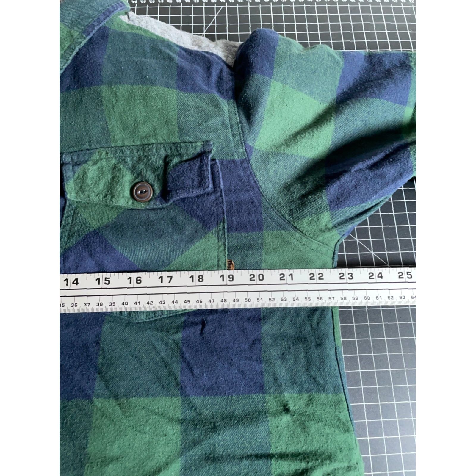 Vintage Legendary Whitetails Flannel Shirt Jacket Adult Large Green Blue Plaid Shacket Size US XL / EU 56 / 4 - 5 Thumbnail
