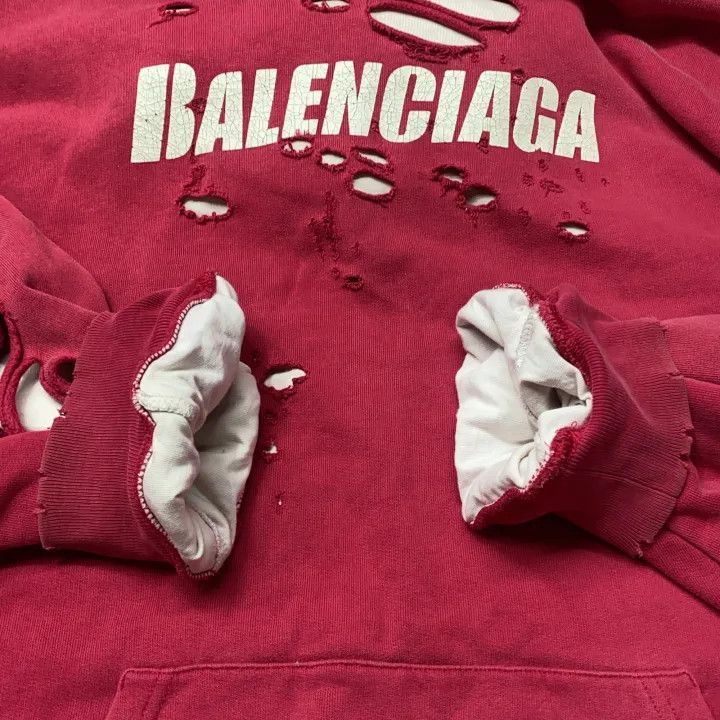 Balenciaga Balenciaga Red Oversized Distressed Hoodie 0079-2507 Size US M / EU 48-50 / 2 - 8 Thumbnail