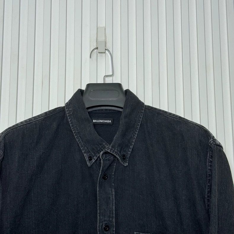 Balenciaga Balenciaga size 39 Denim shirt with letters on the back Size US XS / EU 42 / 0 - 3 Thumbnail