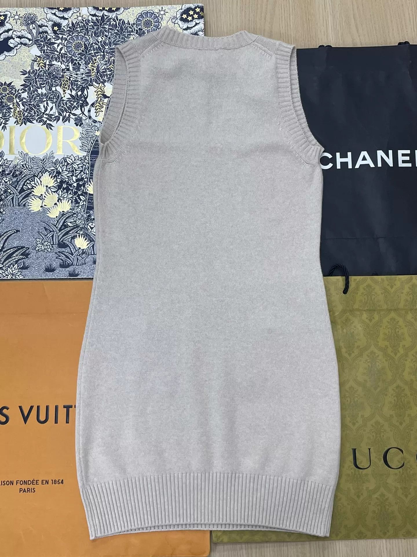 Chanel Chanel Sleeveless Cashmere Beige Schoolbag Buckle Dress 36 Size XS / US 0-2 / IT 36-38 - 3 Thumbnail