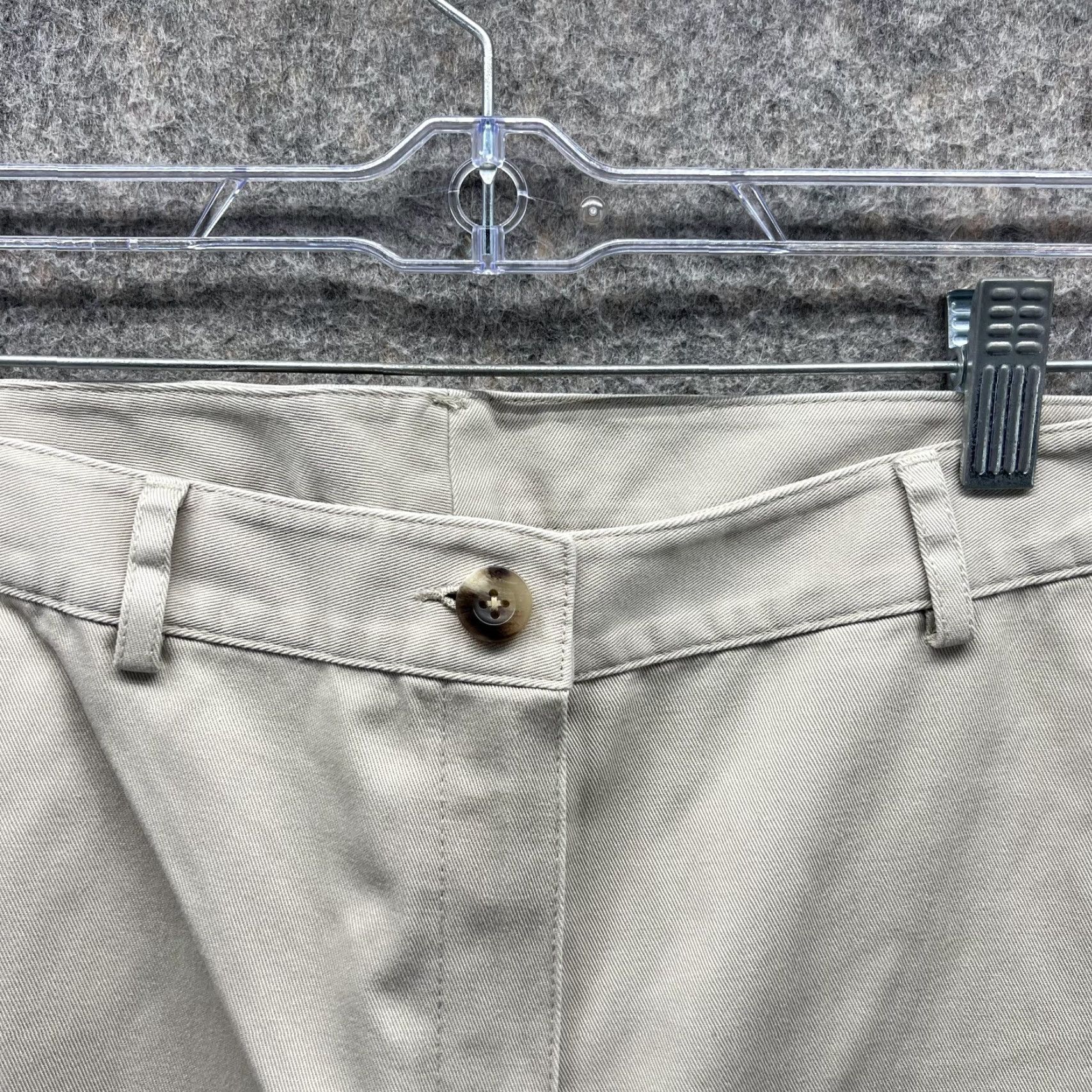 Vintage L.L. Bean Pants Women 6 Khaki Beige Chino Canvas Regular Rise Mid 8.5-10.5 Inseam 27 in Pockets Shirt? (No, Pants) Size 28" / US 6 / IT 42 - 5 Thumbnail